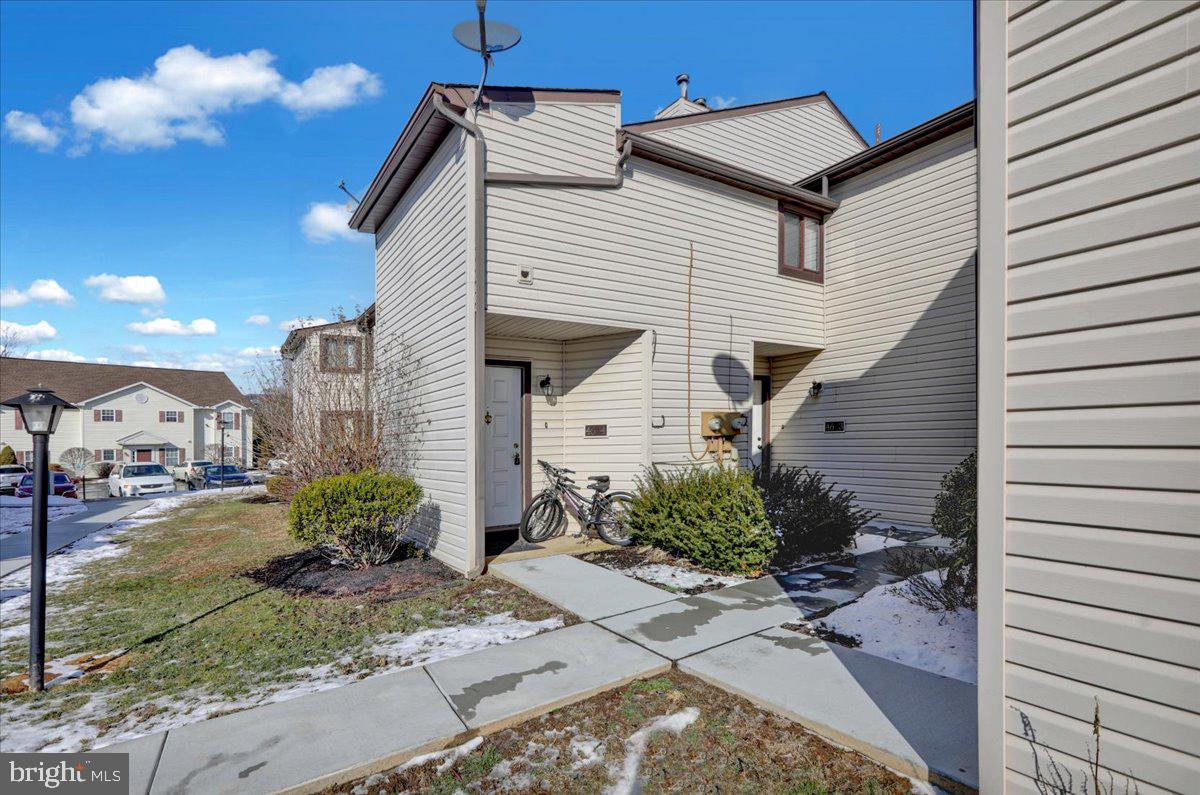 LAUREL SPRINGS - Residential