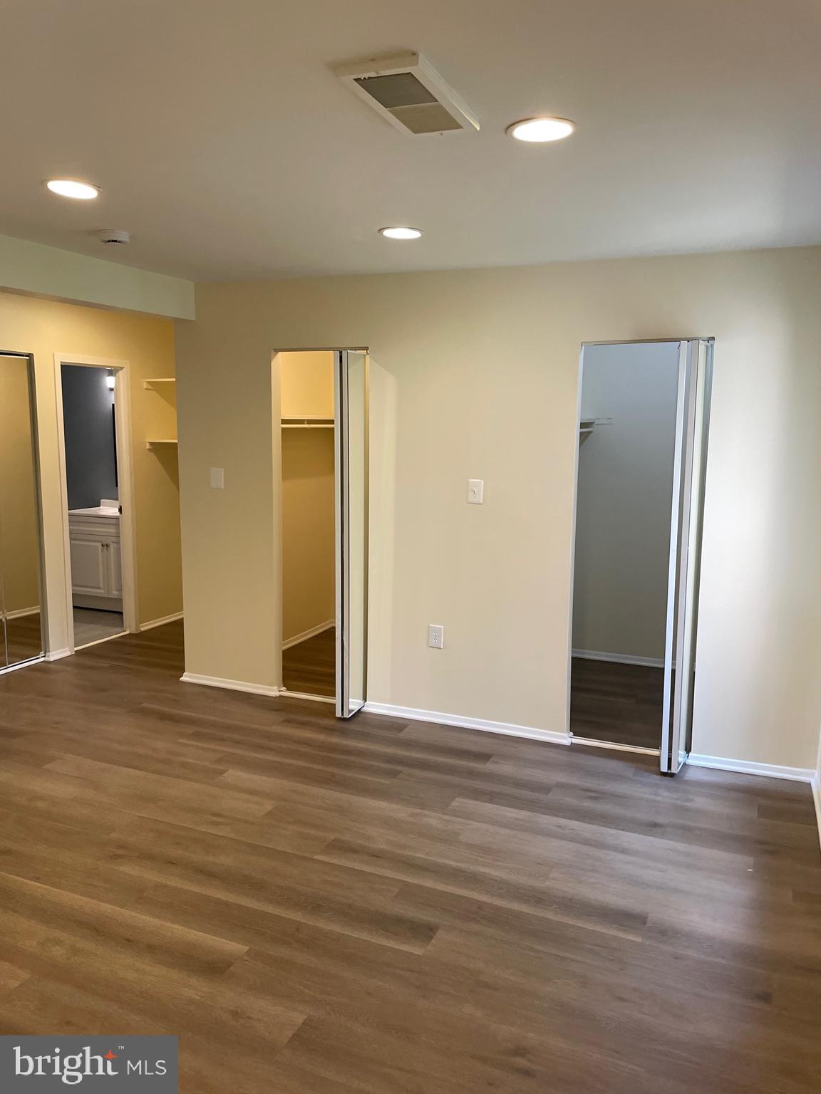 VILLA RIDGE CONDOMINIUM - Residential
