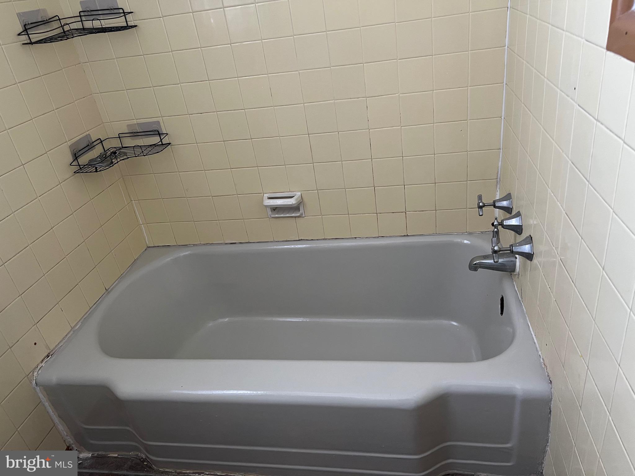 CASTOR GARDENS - Residential Income