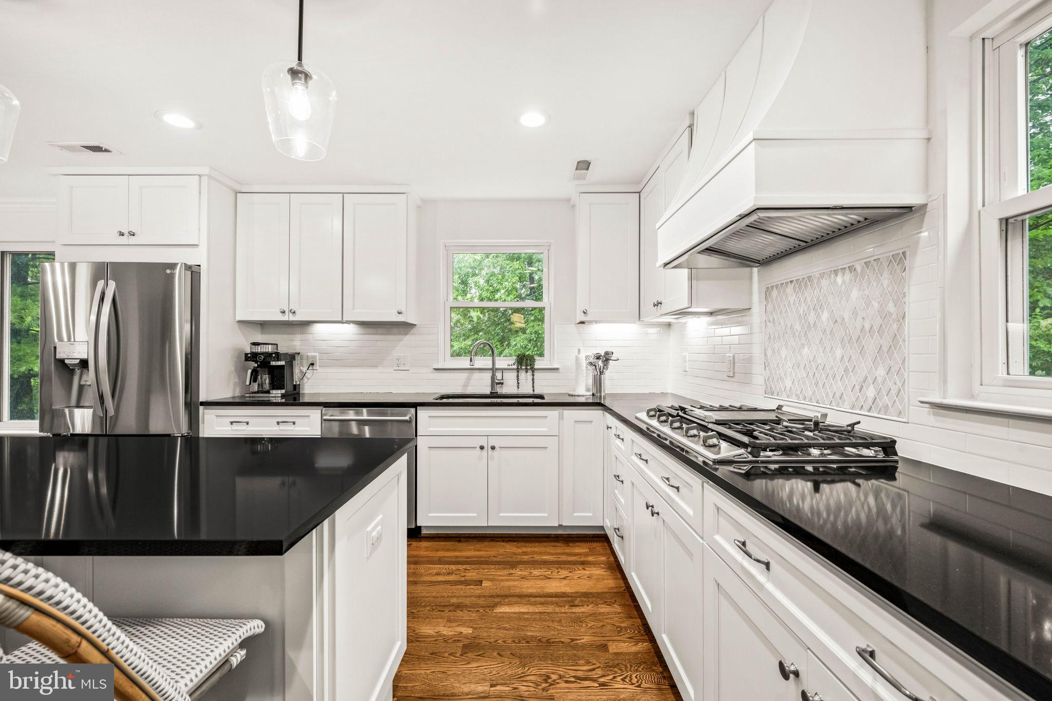 BEVERLEY HILLS - Residential