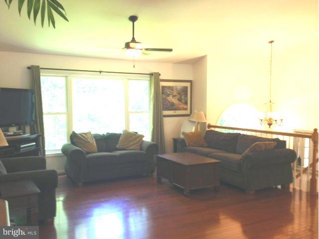 DUTCH HOLLOW - Residential Lease