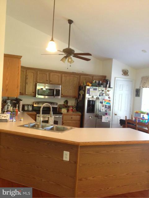 DUTCH HOLLOW - Residential Lease