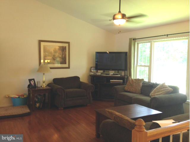 DUTCH HOLLOW - Residential Lease