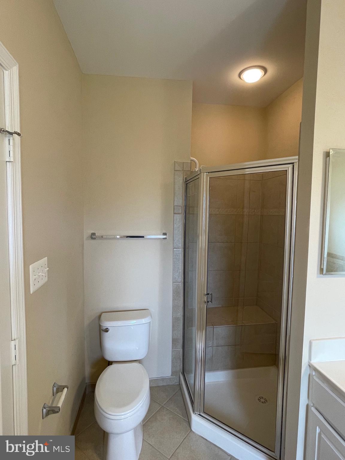 THE CRESCENT AT CHERRY LANE - Residential Lease