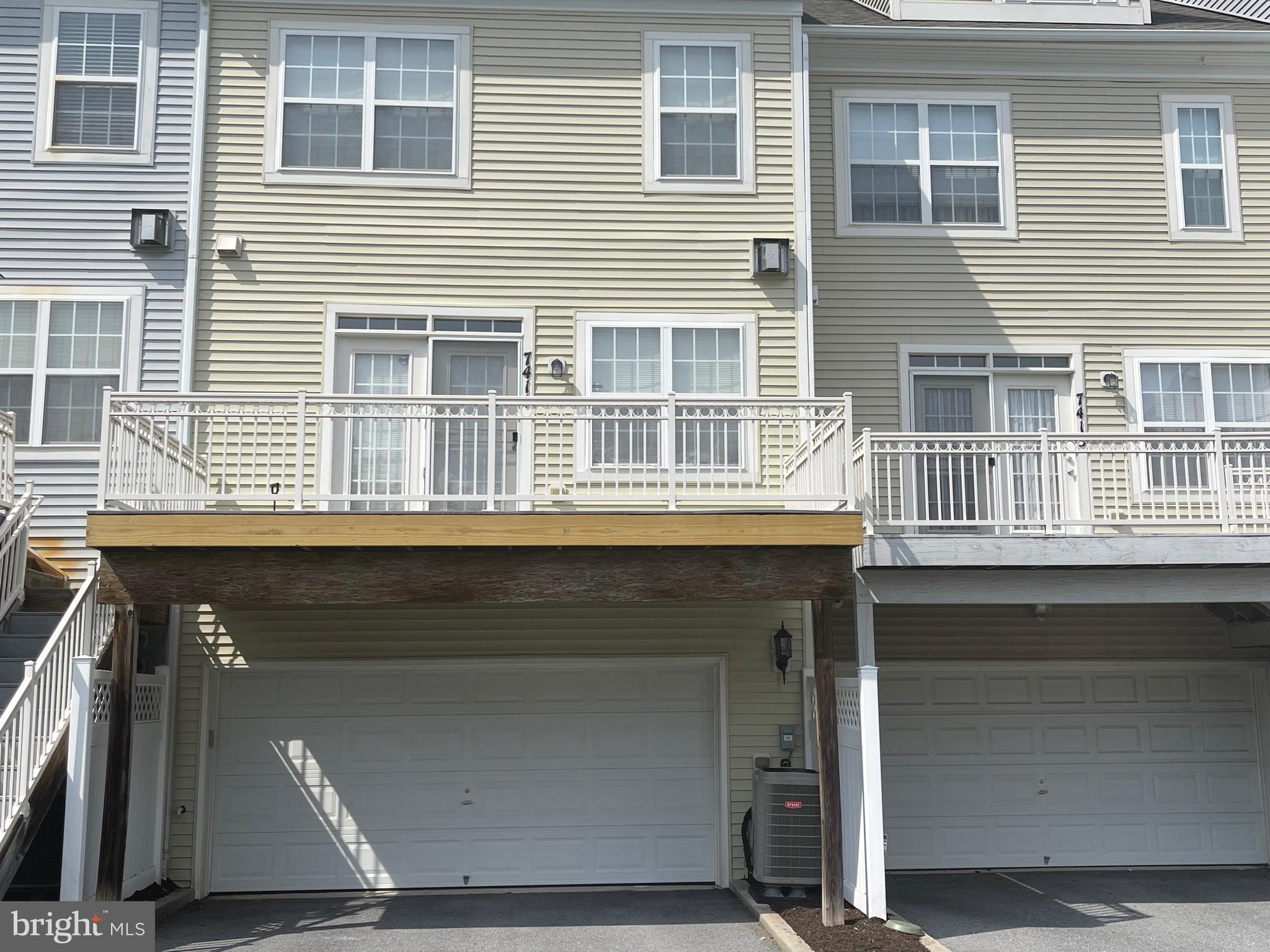 THE CRESCENT AT CHERRY LANE - Residential Lease