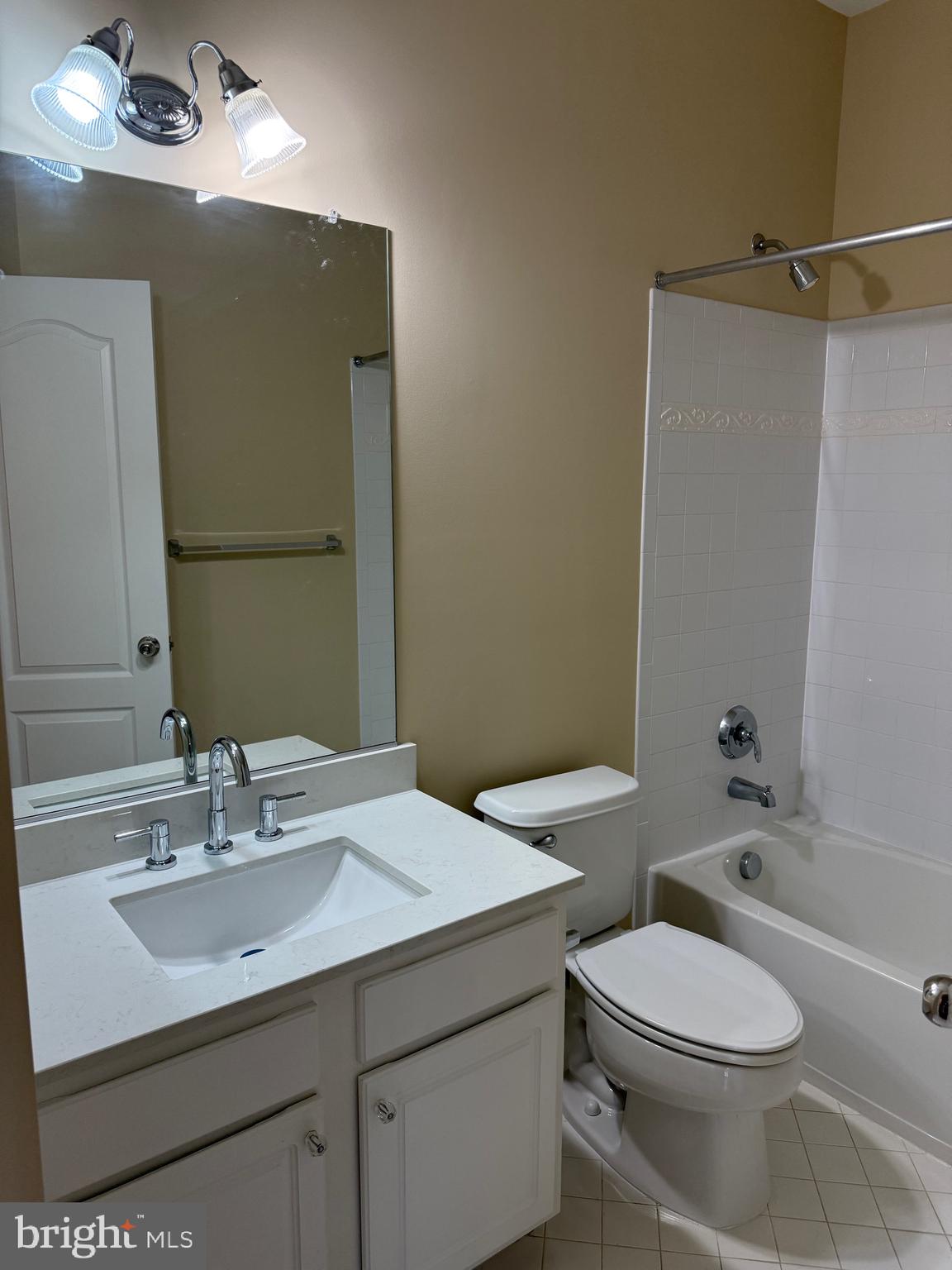 THE CRESCENT AT CHERRY LANE - Residential Lease