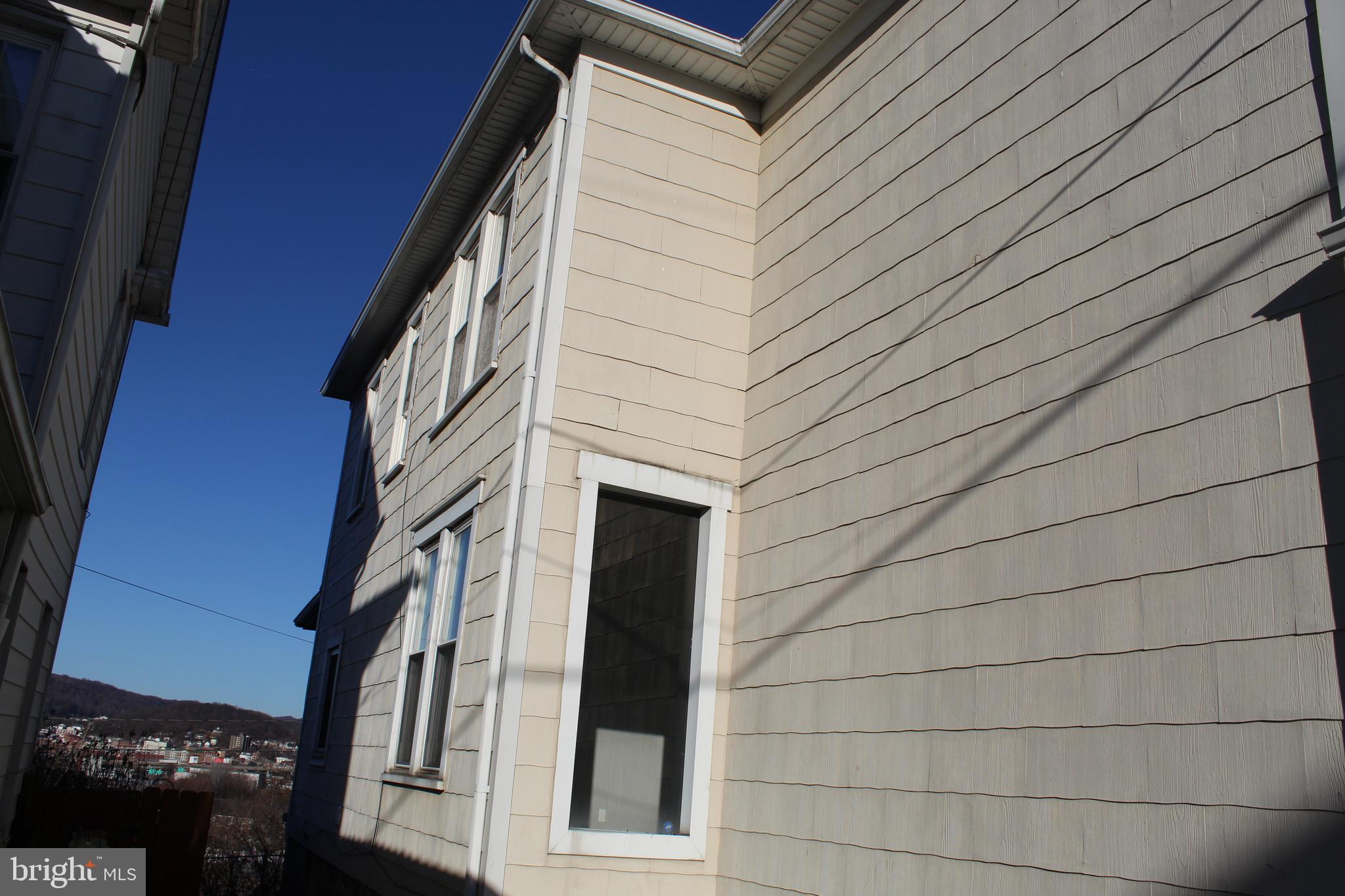 BLACK ADDITION - Residential