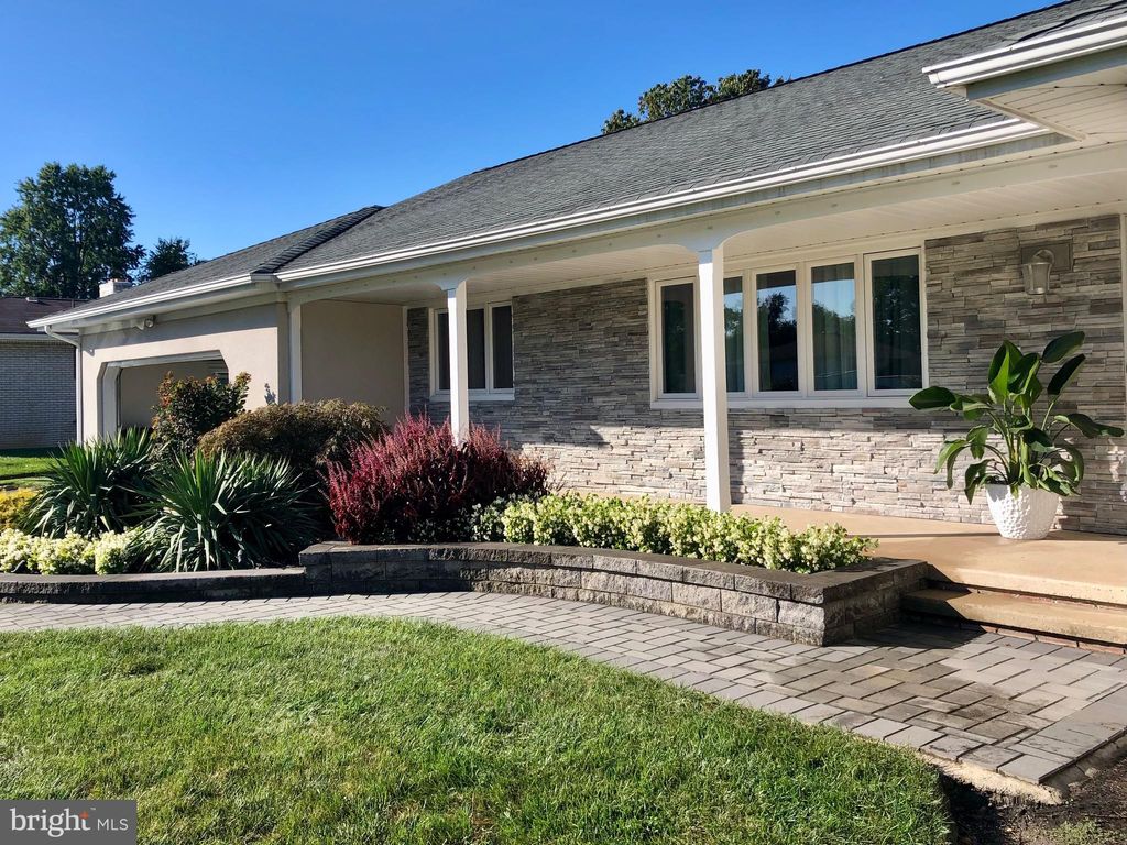 Photo of 20 Azalea Way, HAMILTON, NJ 08690 (MLS # NJME2072338)