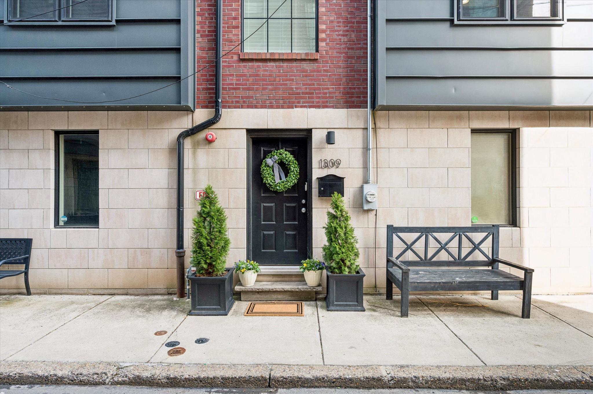 1309 S HANCOCK STREET