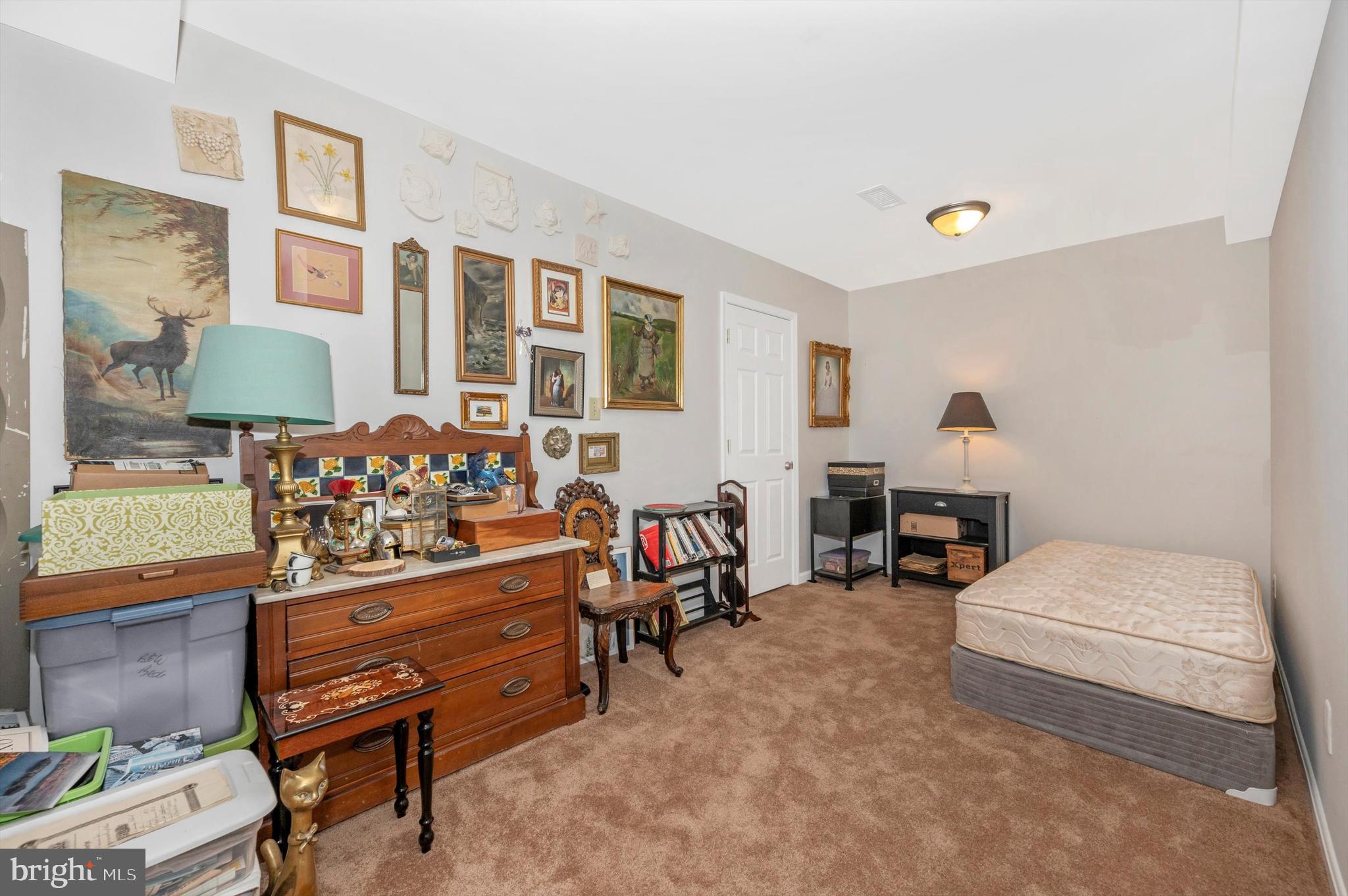 CAMBRIDGE ESTATES - Residential