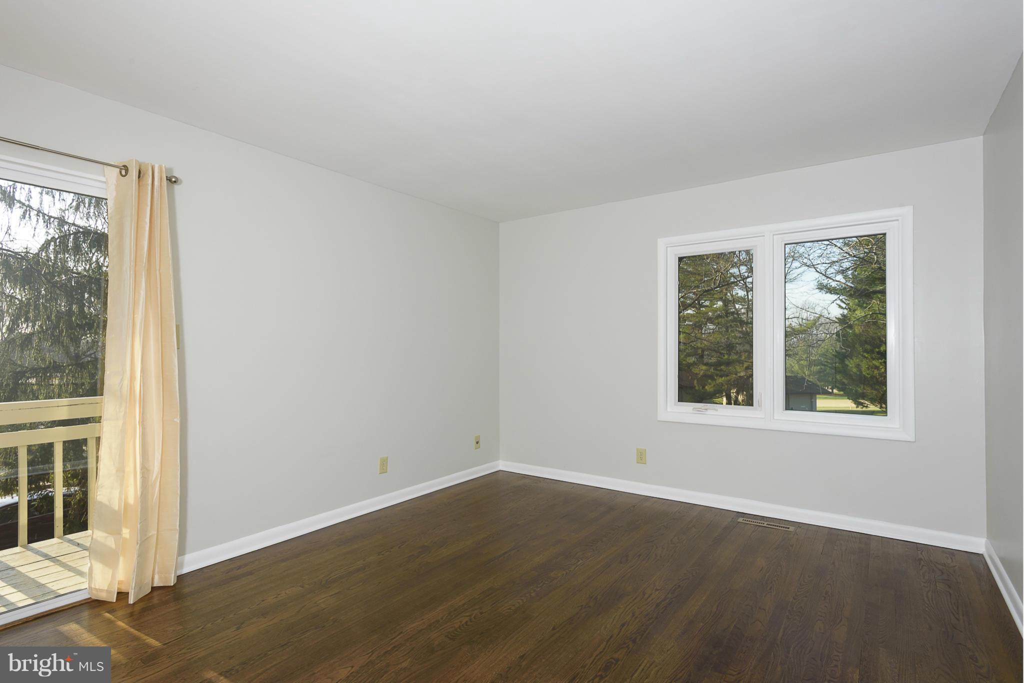 HOBBITS GLEN - Residential