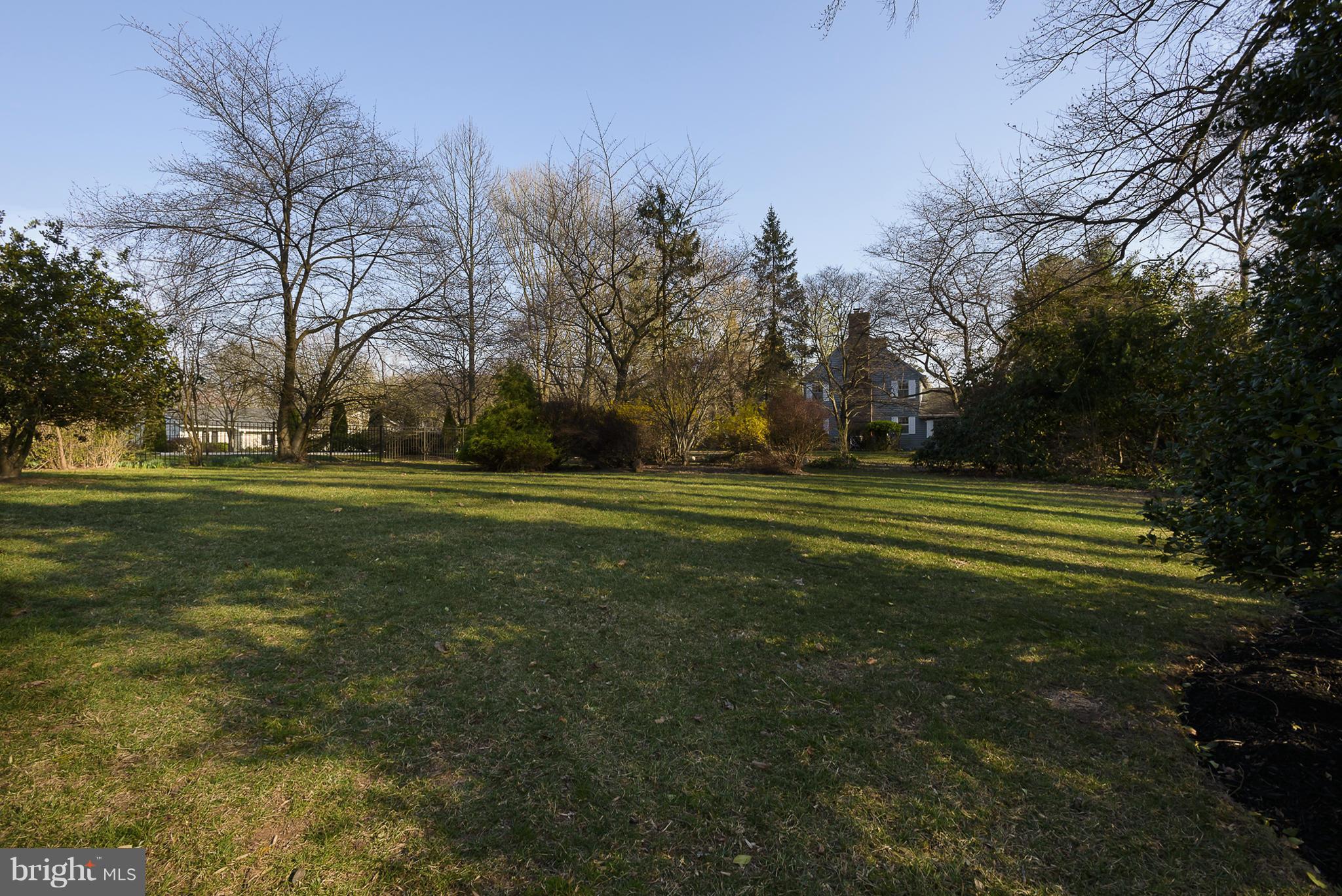 HOBBITS GLEN - Residential