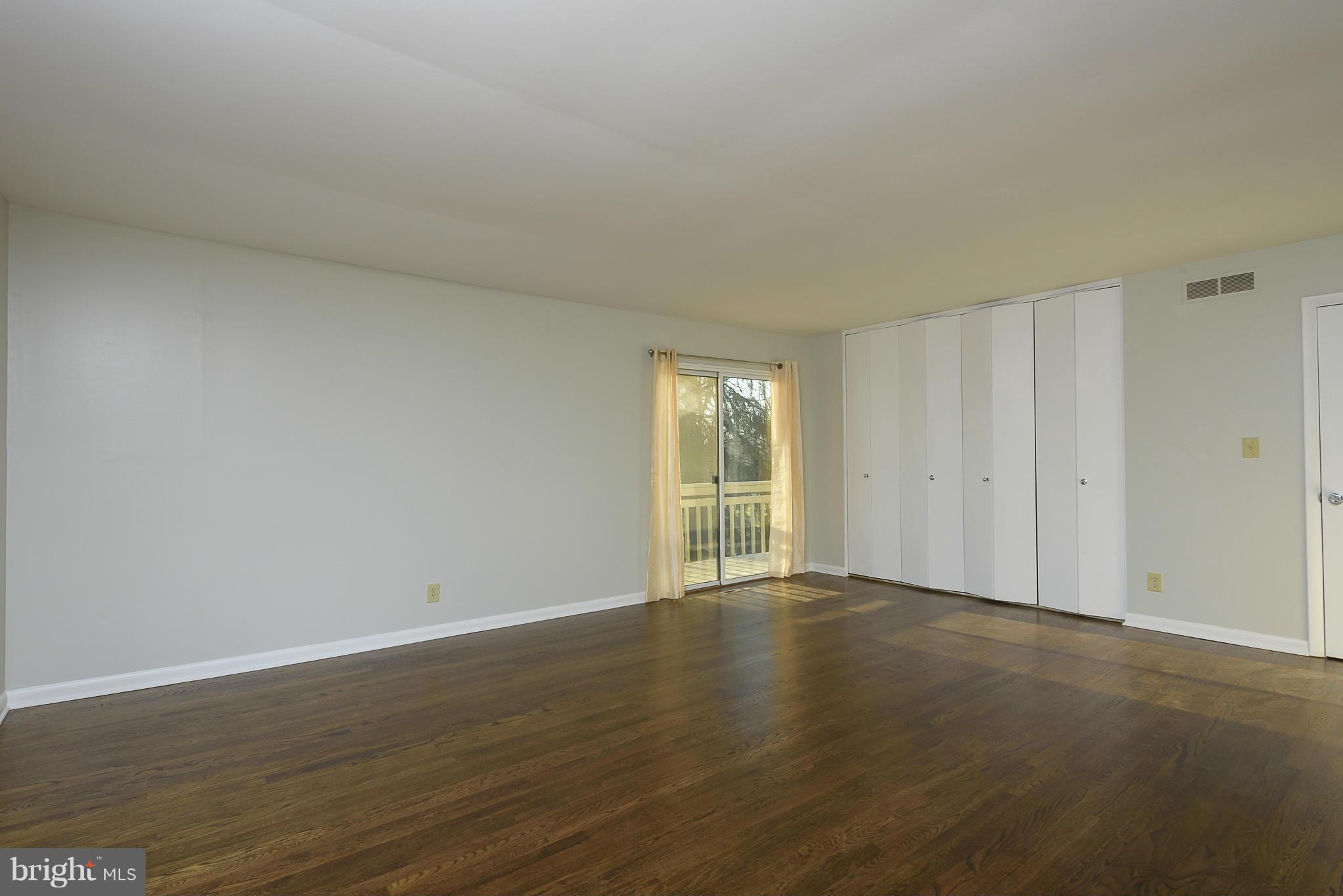 HOBBITS GLEN - Residential