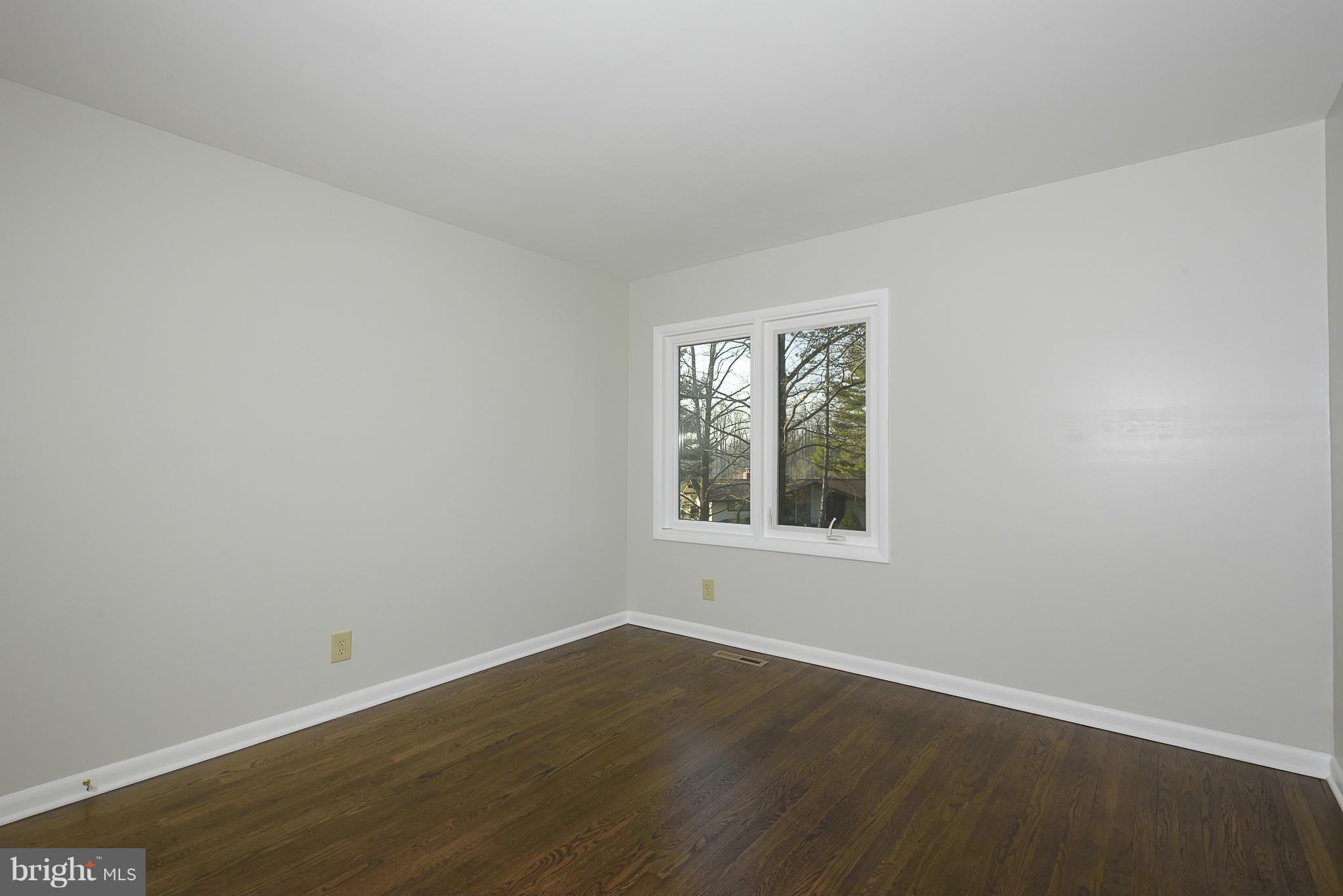 HOBBITS GLEN - Residential