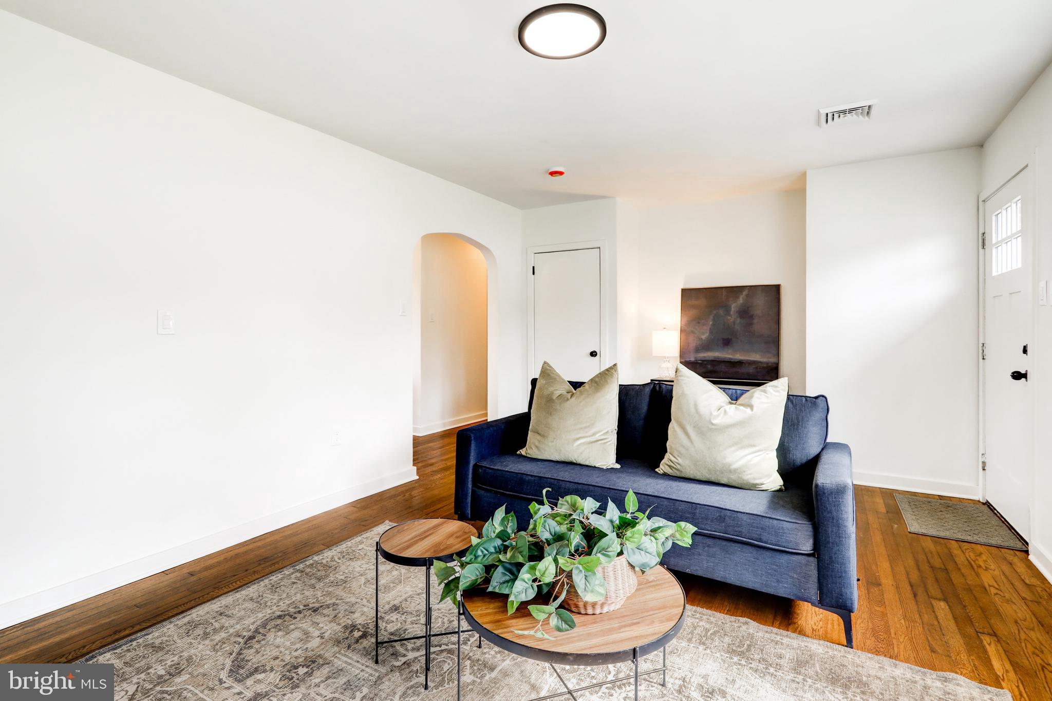 403 LARCHMONT ROAD