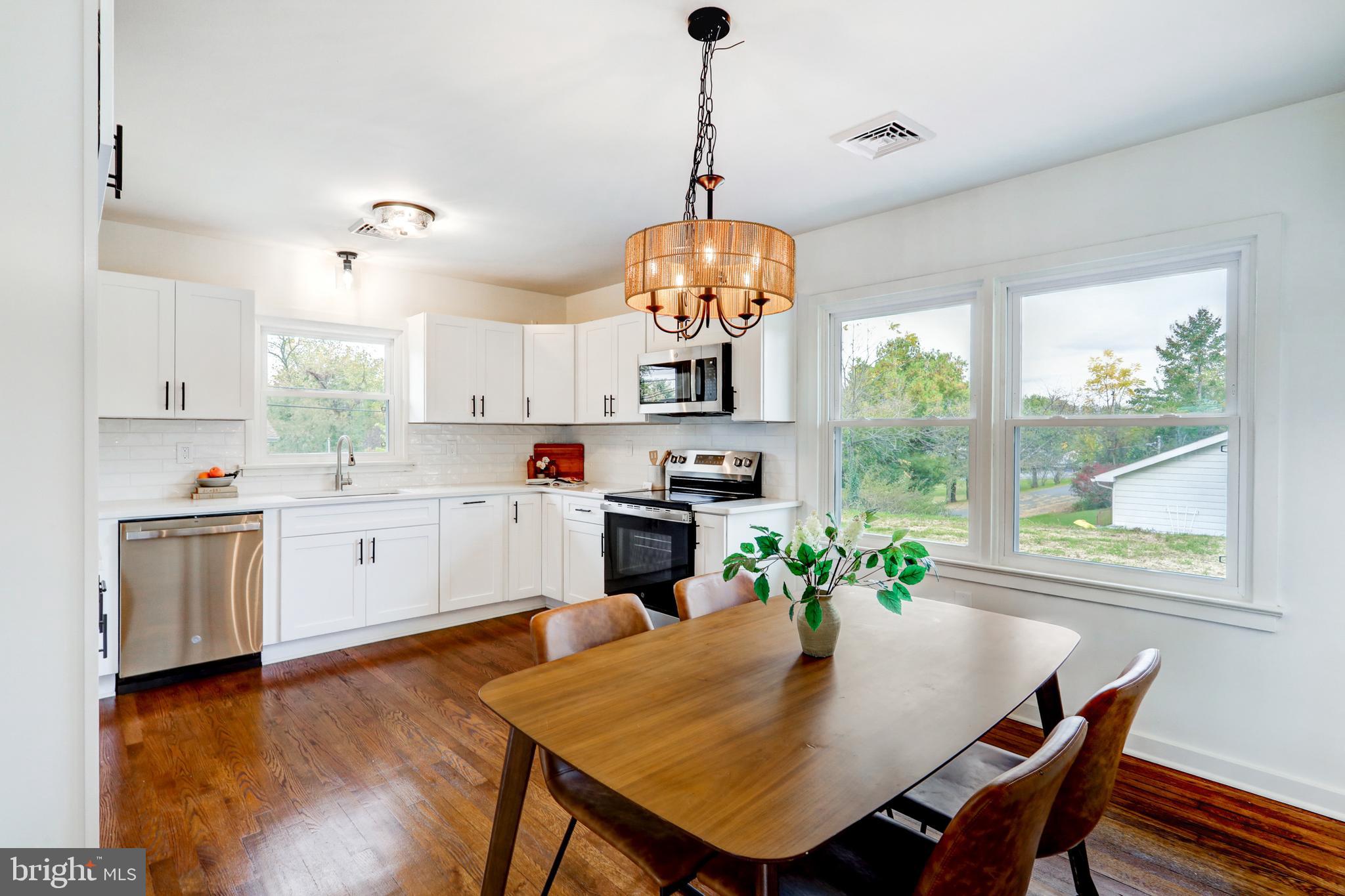 403 LARCHMONT ROAD