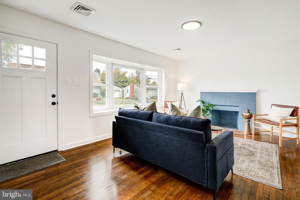 Photo of 403 Larchmont Road, HUMMELSTOWN, PA 17036 (MLS # PADA2050580)
