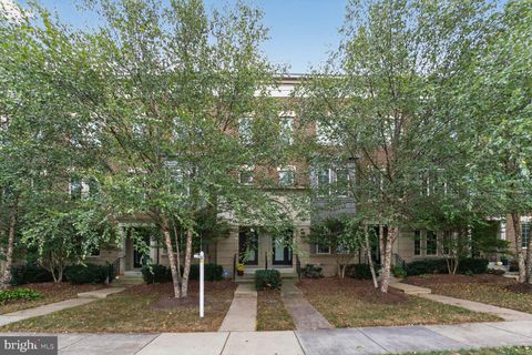 22796 BREEZY HOLLOW DRIVE BRAMBLETON VA 20148