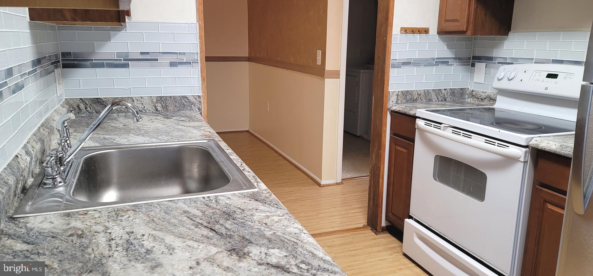 FARMINGDALE - Residential Lease