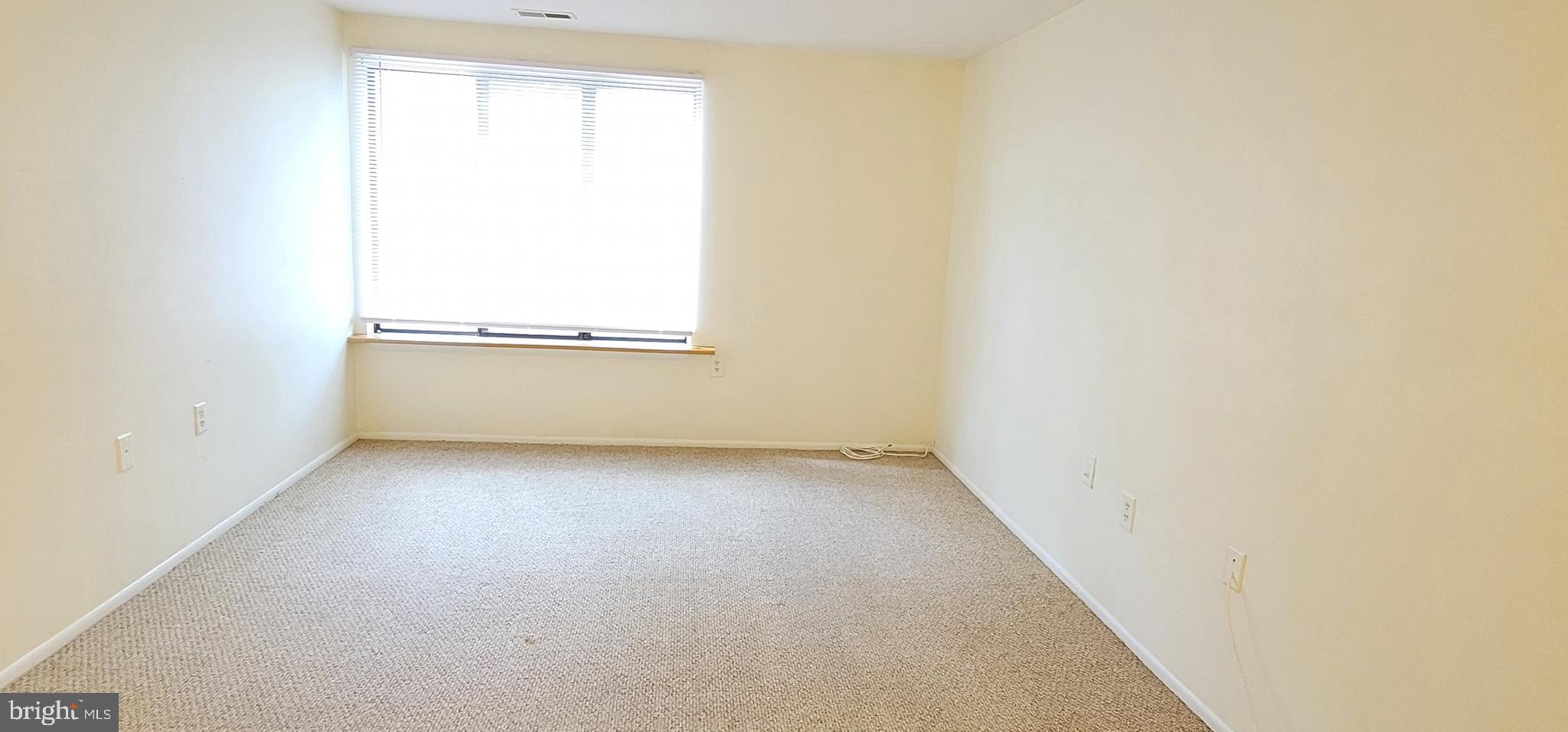 FARMINGDALE - Residential Lease