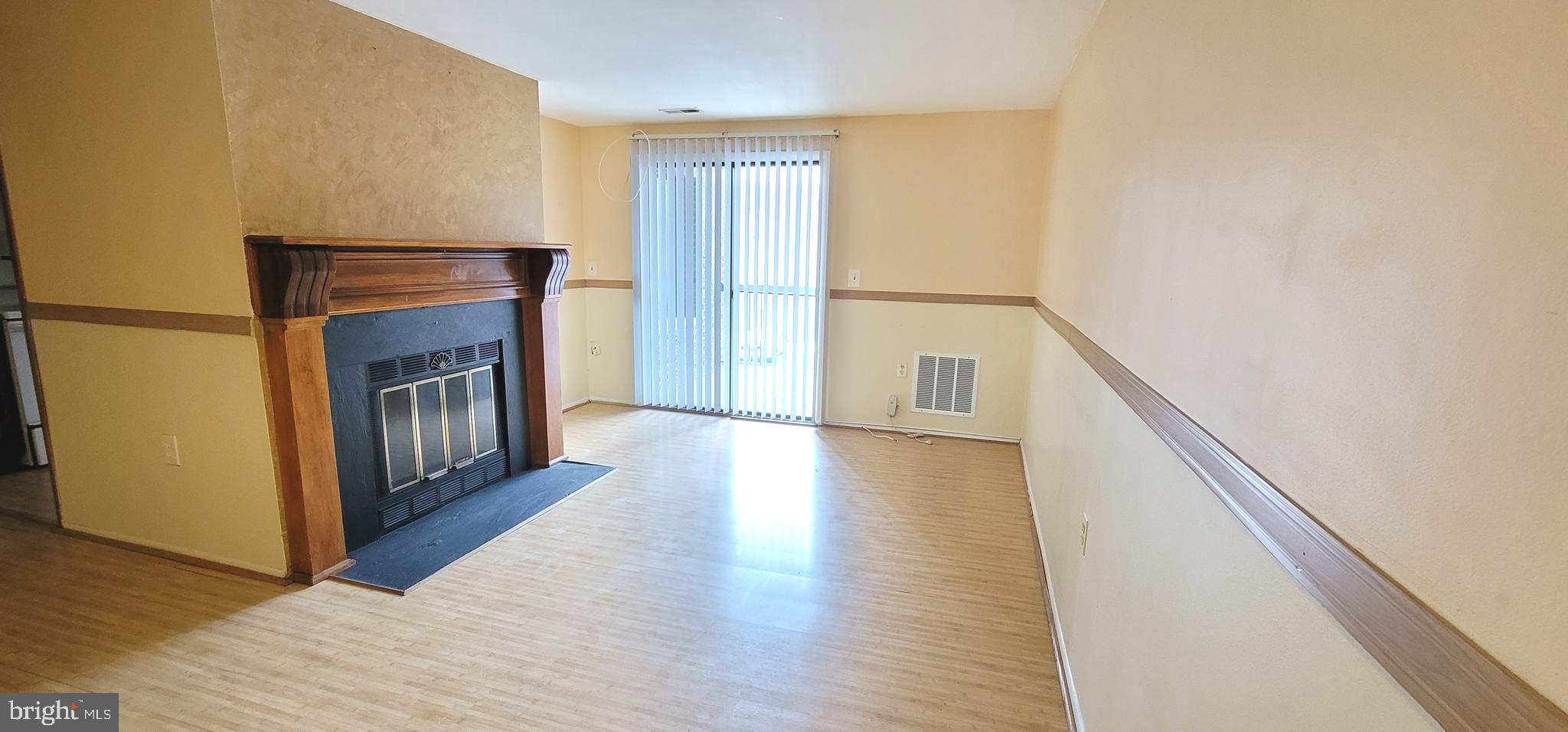 Spacious 2 bedroom, 2-bathroom condo on the second floor. Open floor plan, fireplace in the living room, Stainless steel refrigerator, stainless steel dishwasher, backsplash in the kitchen, newer hvac unit. Sliding door from living room to the balcony. 1 assigned parking space.
Rental application with two recent pay stubs, photo ID, and email address for each adult applicant.
***The landlord is seeking tenants with an excellent credit score and a clean credit history, including no late payments, collections, ongoing eviction or eviction in the past. Applicants should have a strong rental history, a low debt-to-income ratio, and a verifiable monthly income of at least three times the rent.
****