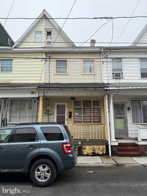 Townhouse For Sale - 6 S Franklin Street<br/> SHAMOKIN, PA 17872