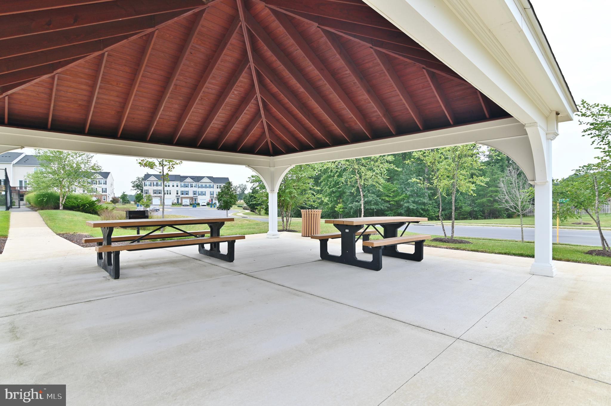 FIELDSTONE - Residential