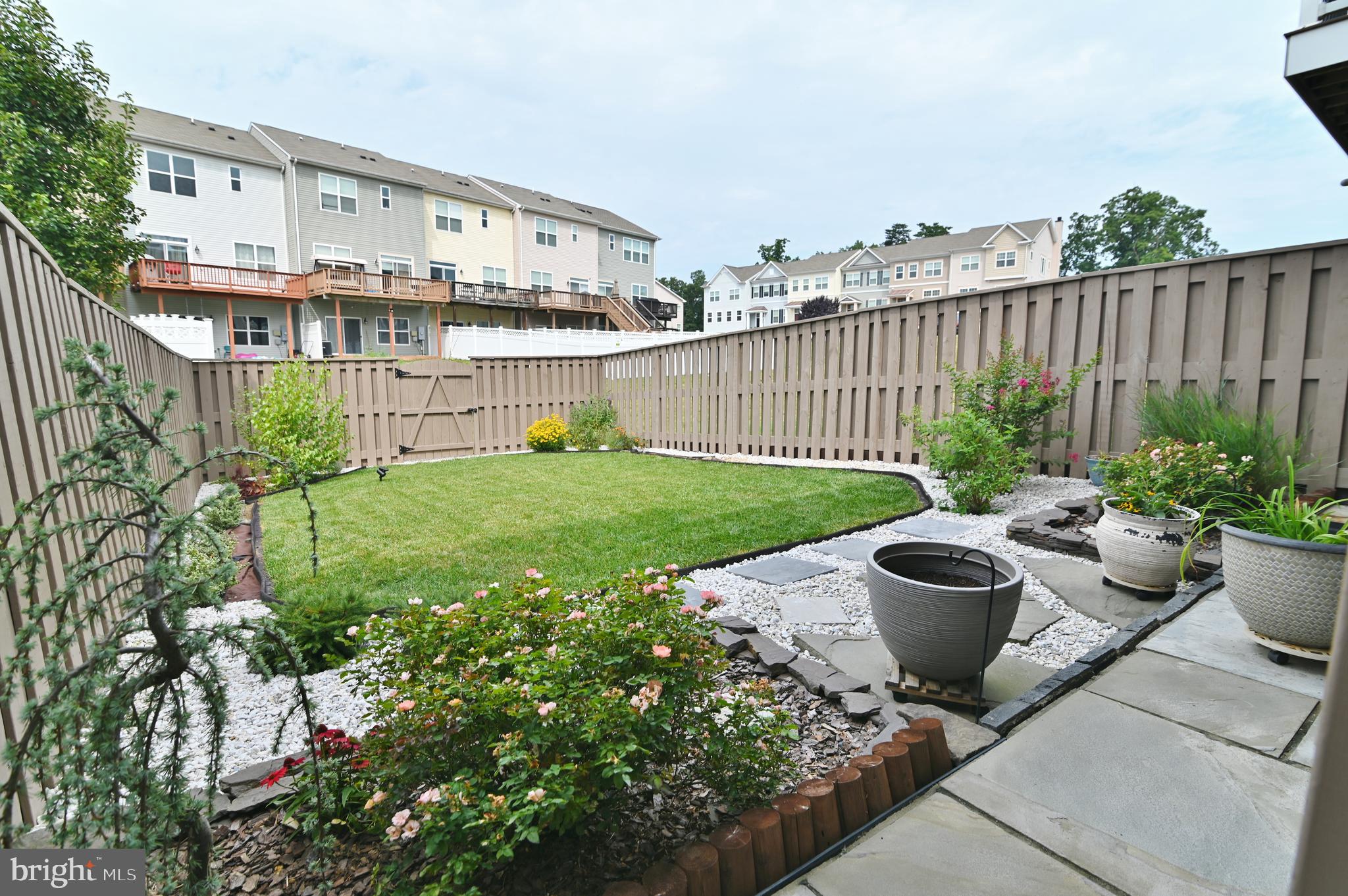 FIELDSTONE - Residential