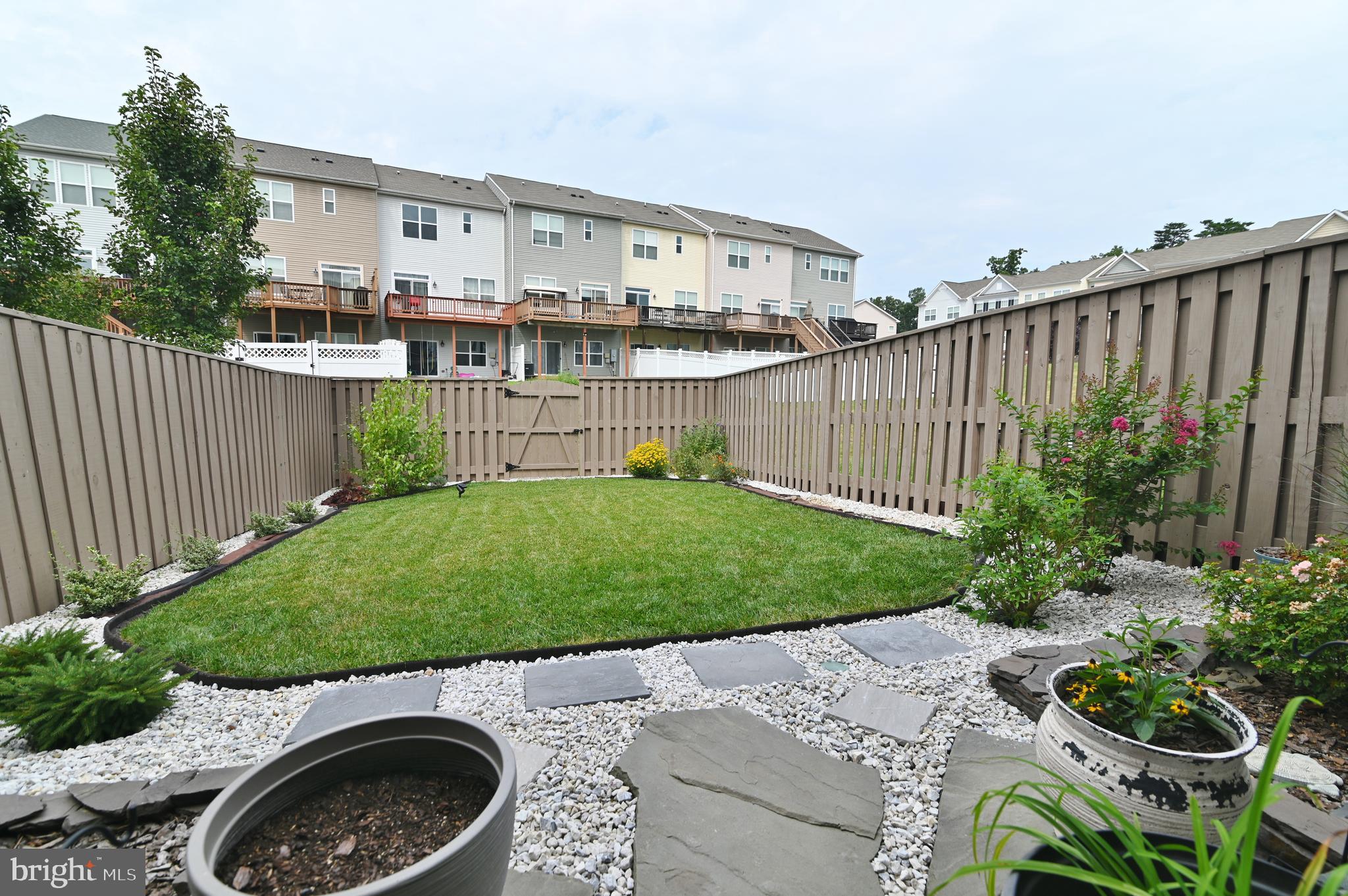 FIELDSTONE - Residential