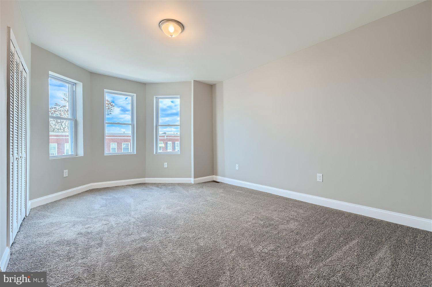 EVERGREEN LAWN - Residential