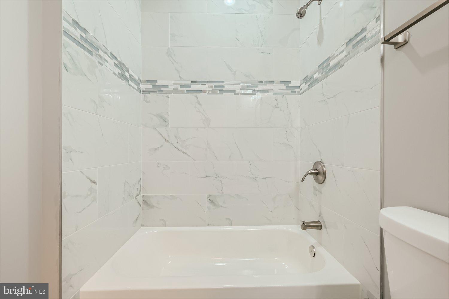 EVERGREEN LAWN - Residential