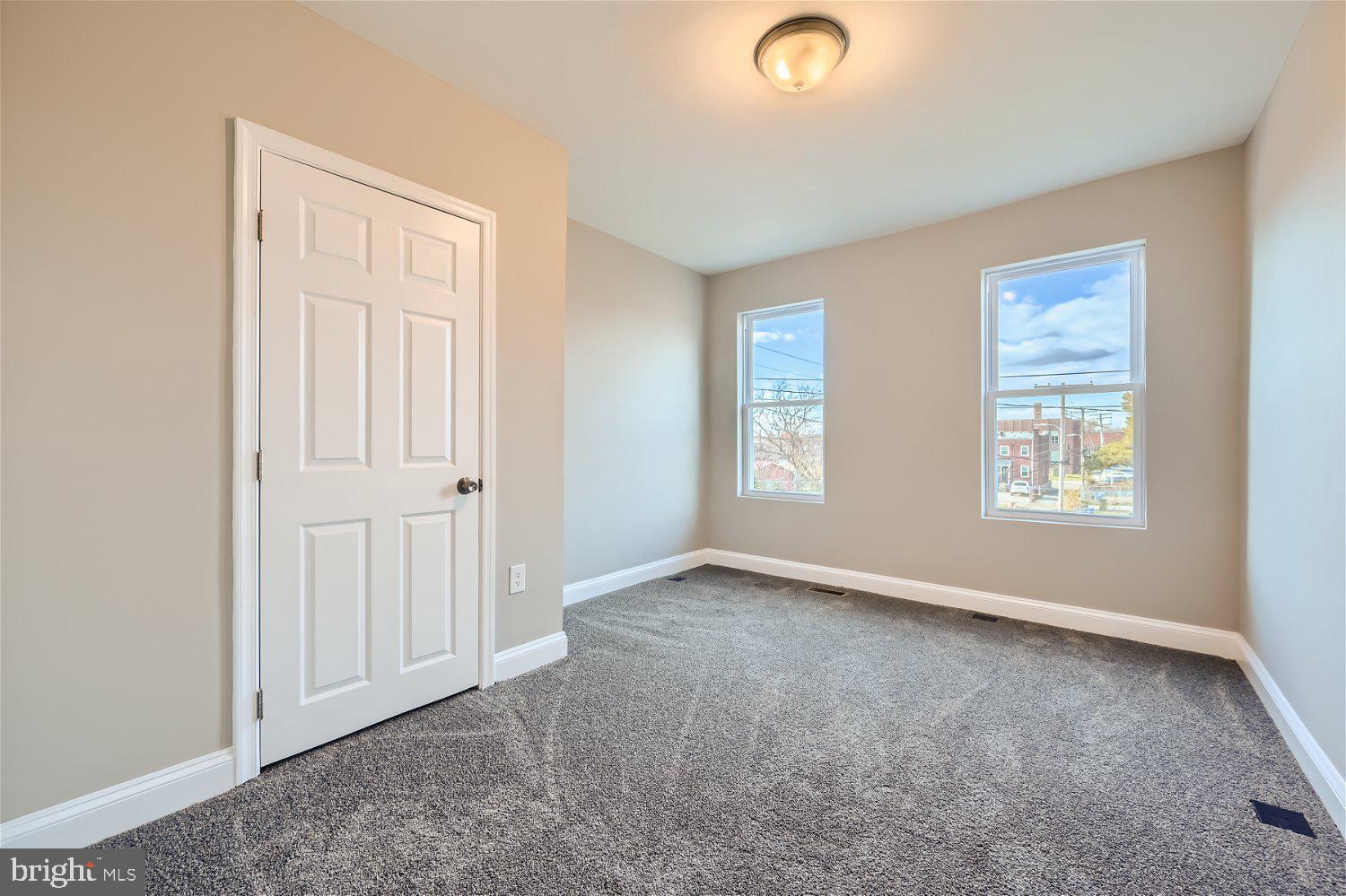 EVERGREEN LAWN - Residential