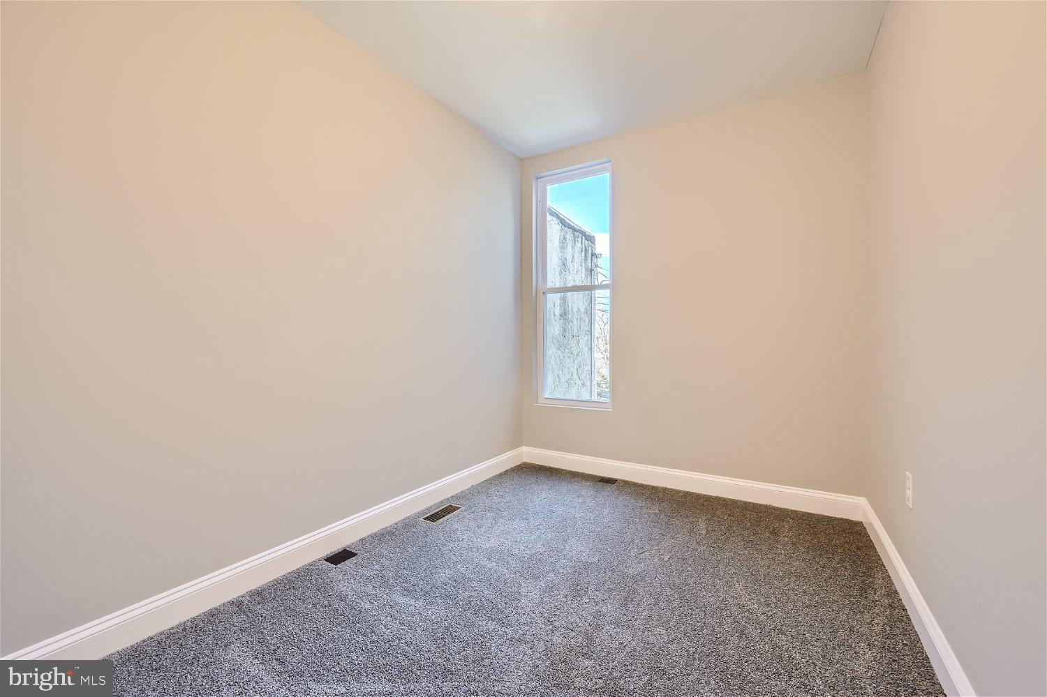 EVERGREEN LAWN - Residential