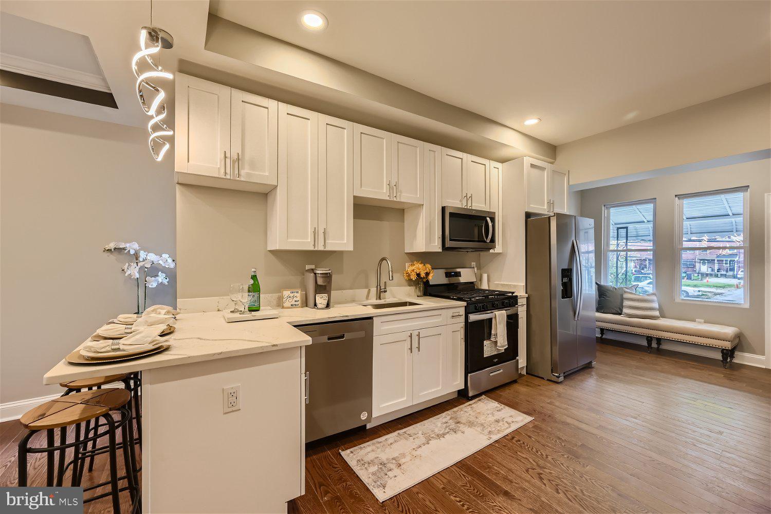 EVERGREEN LAWN - Residential