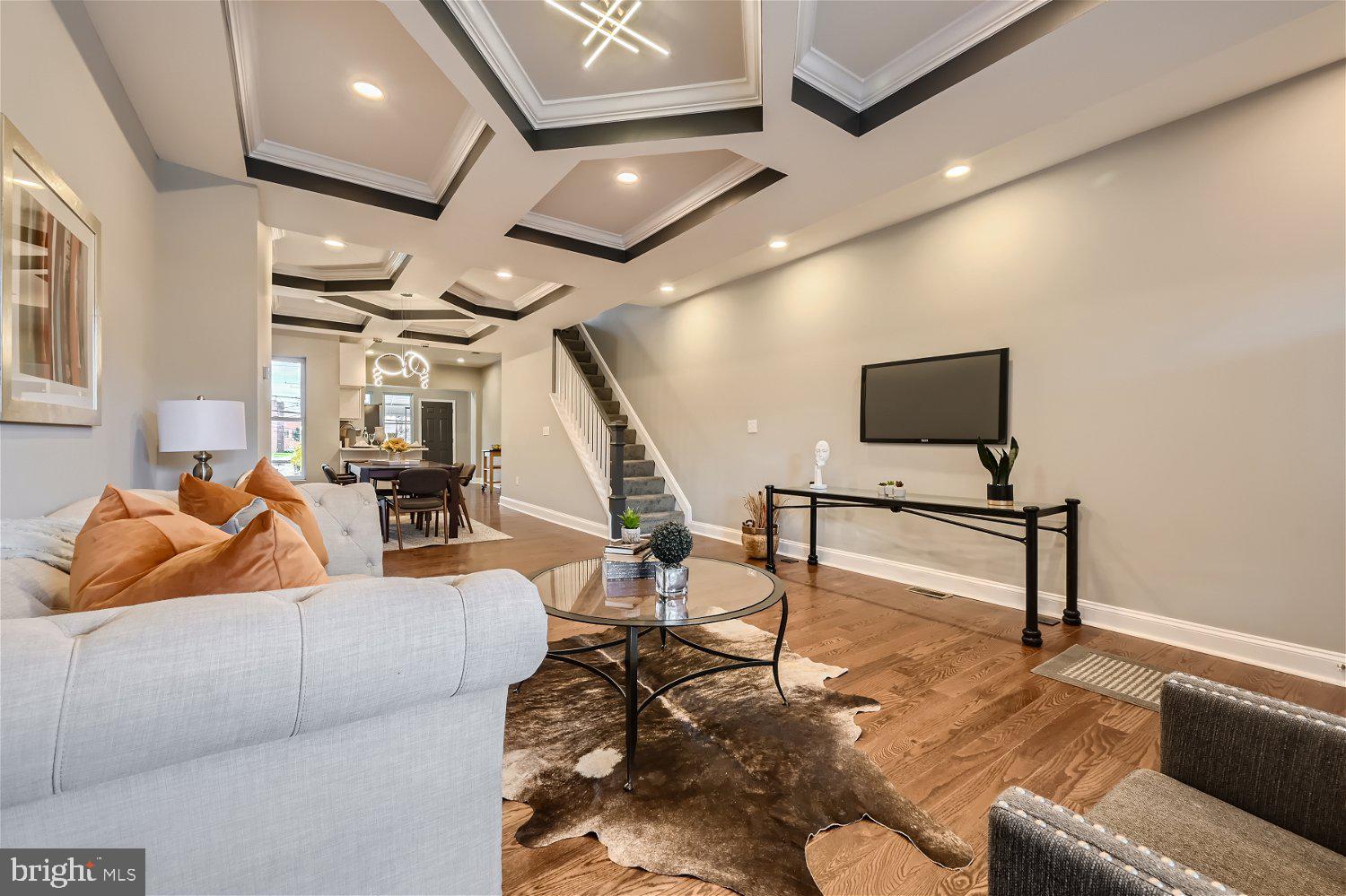 EVERGREEN LAWN - Residential