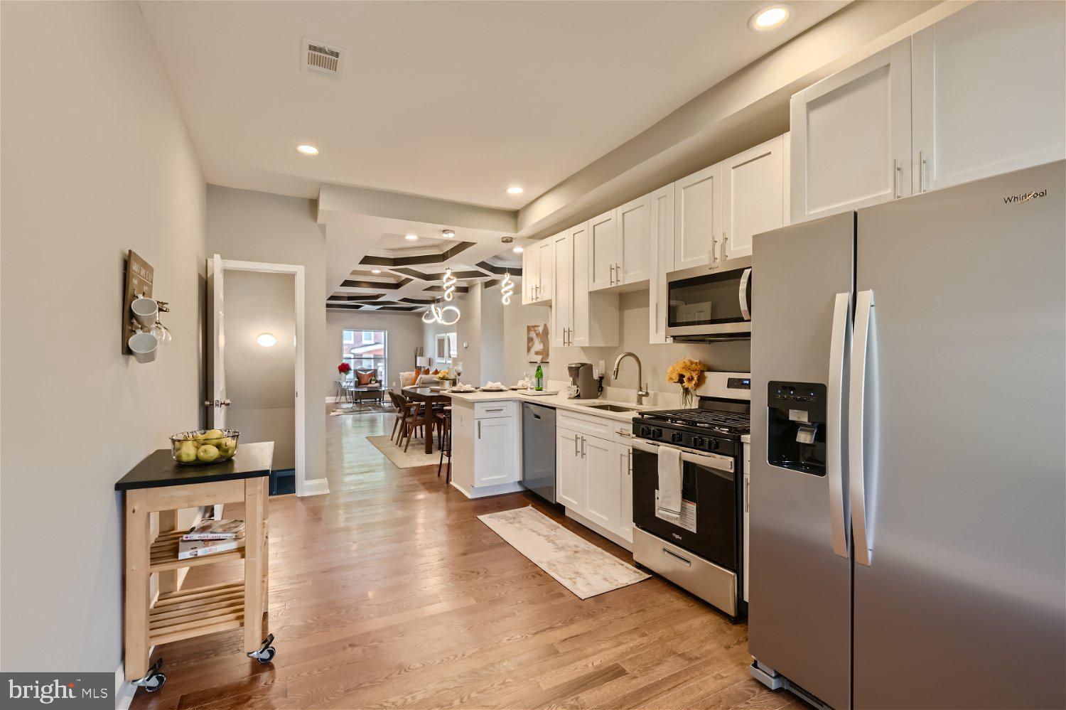 EVERGREEN LAWN - Residential