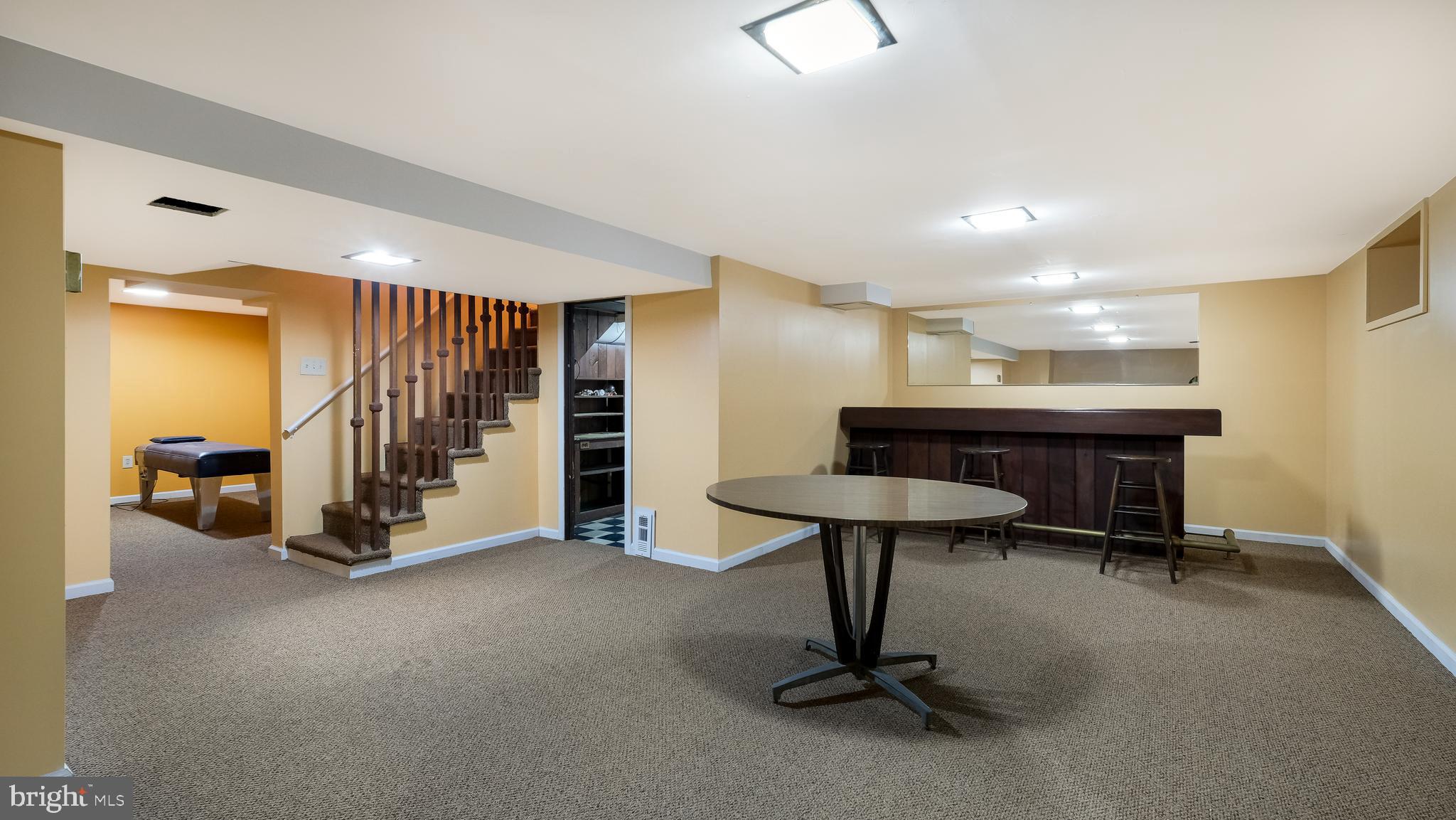 MEADOWBROOK - Residential