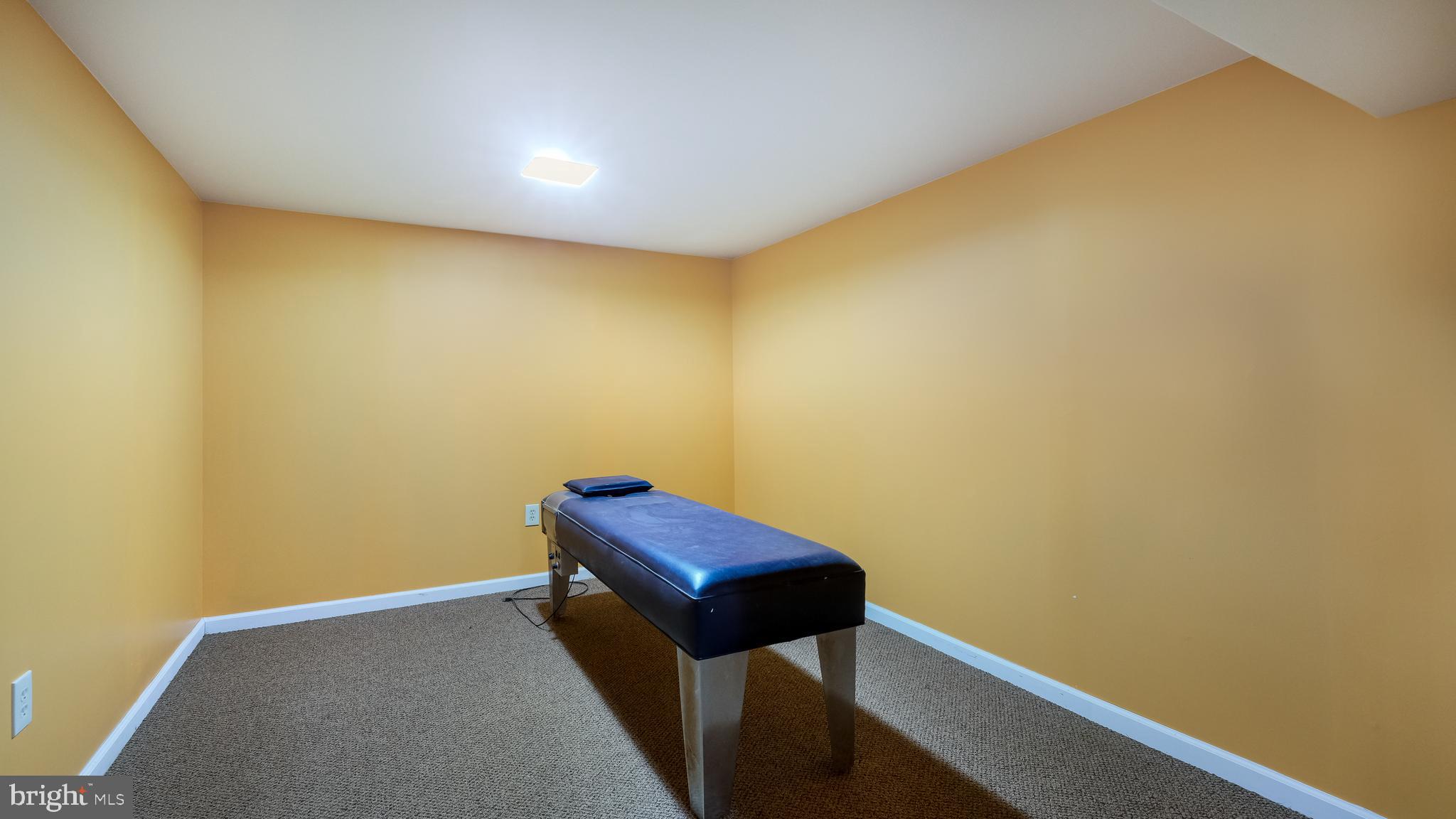 MEADOWBROOK - Residential