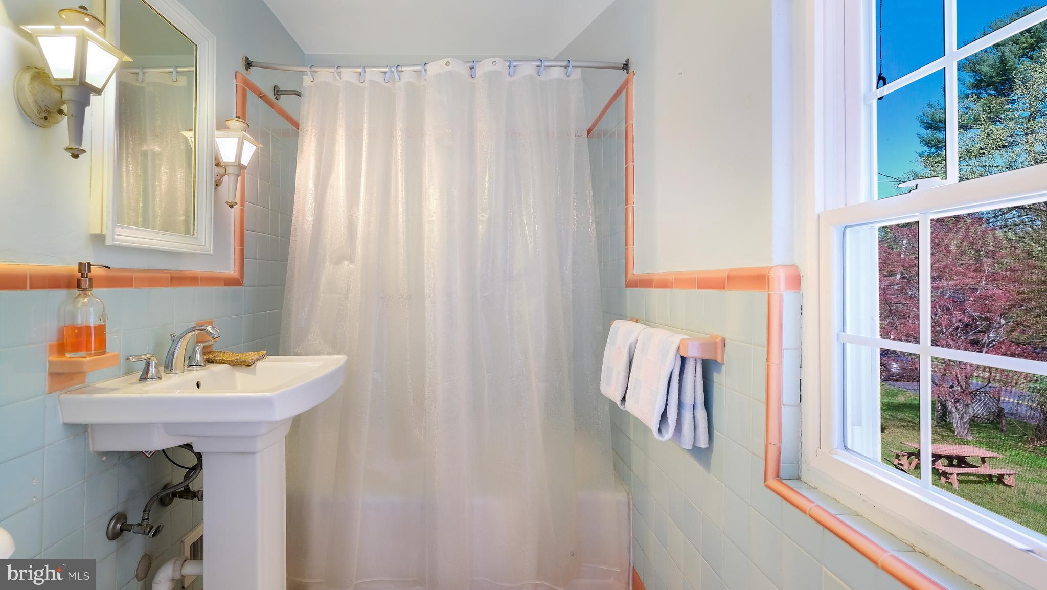 MEADOWBROOK - Residential