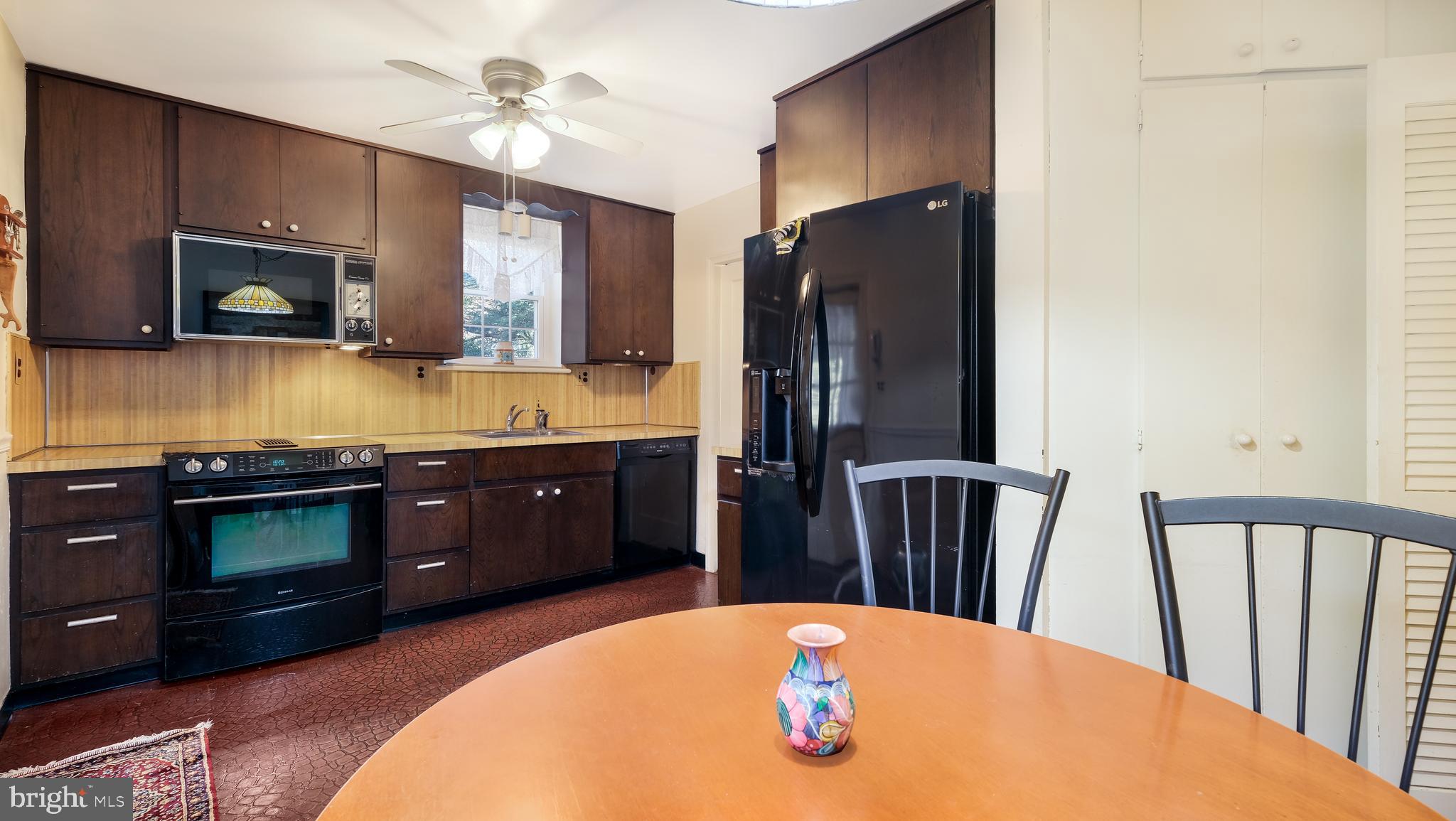 MEADOWBROOK - Residential