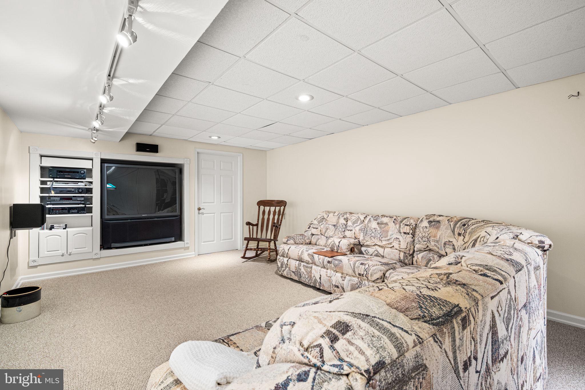 SPRING RIDGE - Residential