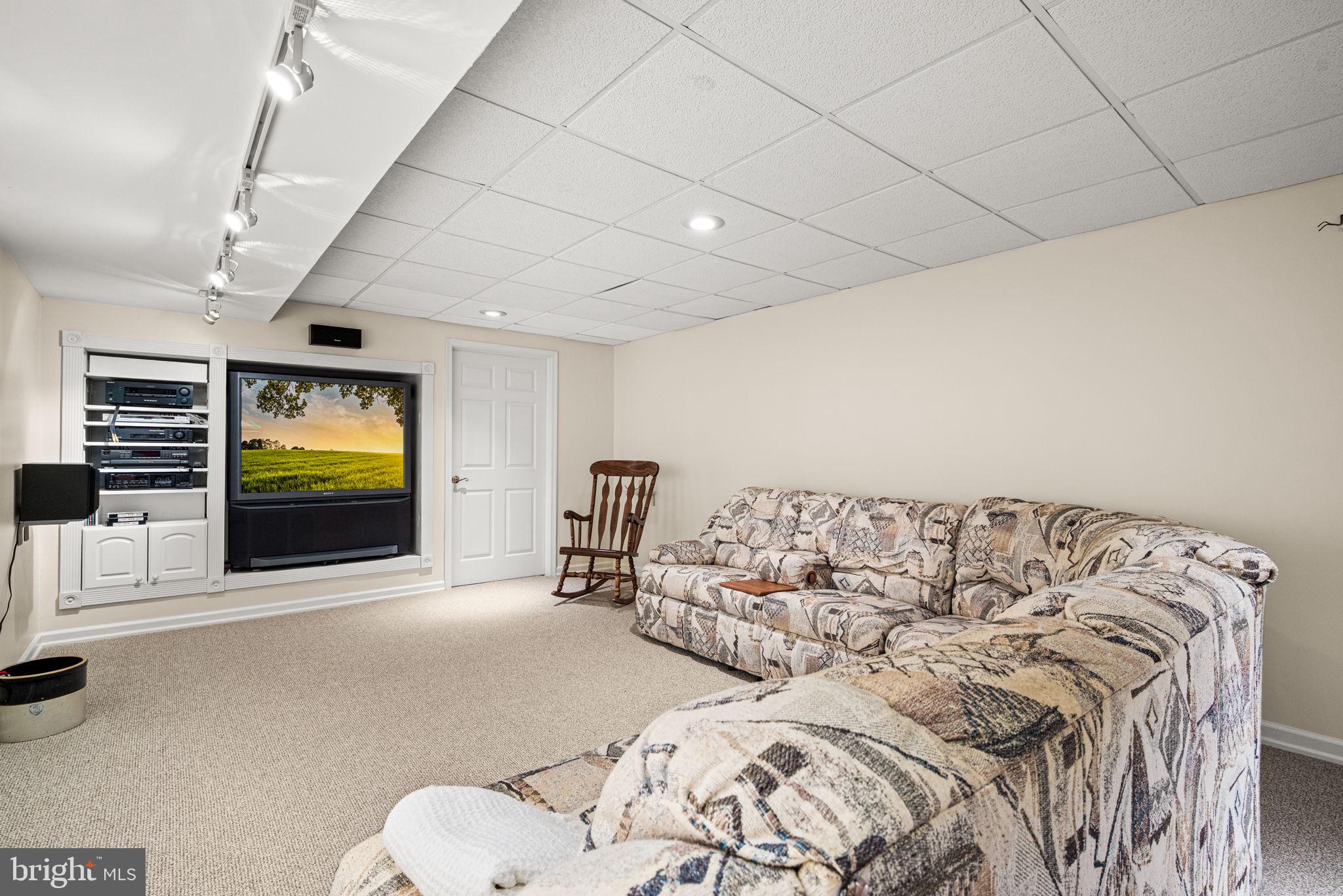 SPRING RIDGE - Residential