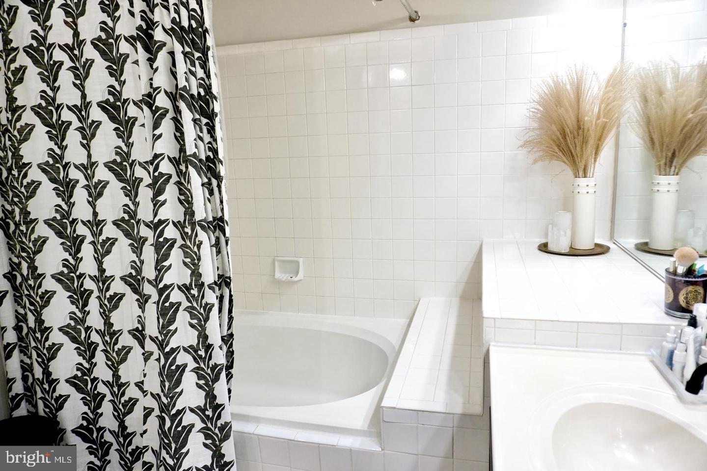 KINGSTOWNE - Residential Lease