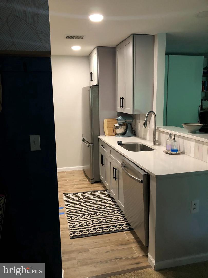 KINGSTOWNE - Residential Lease