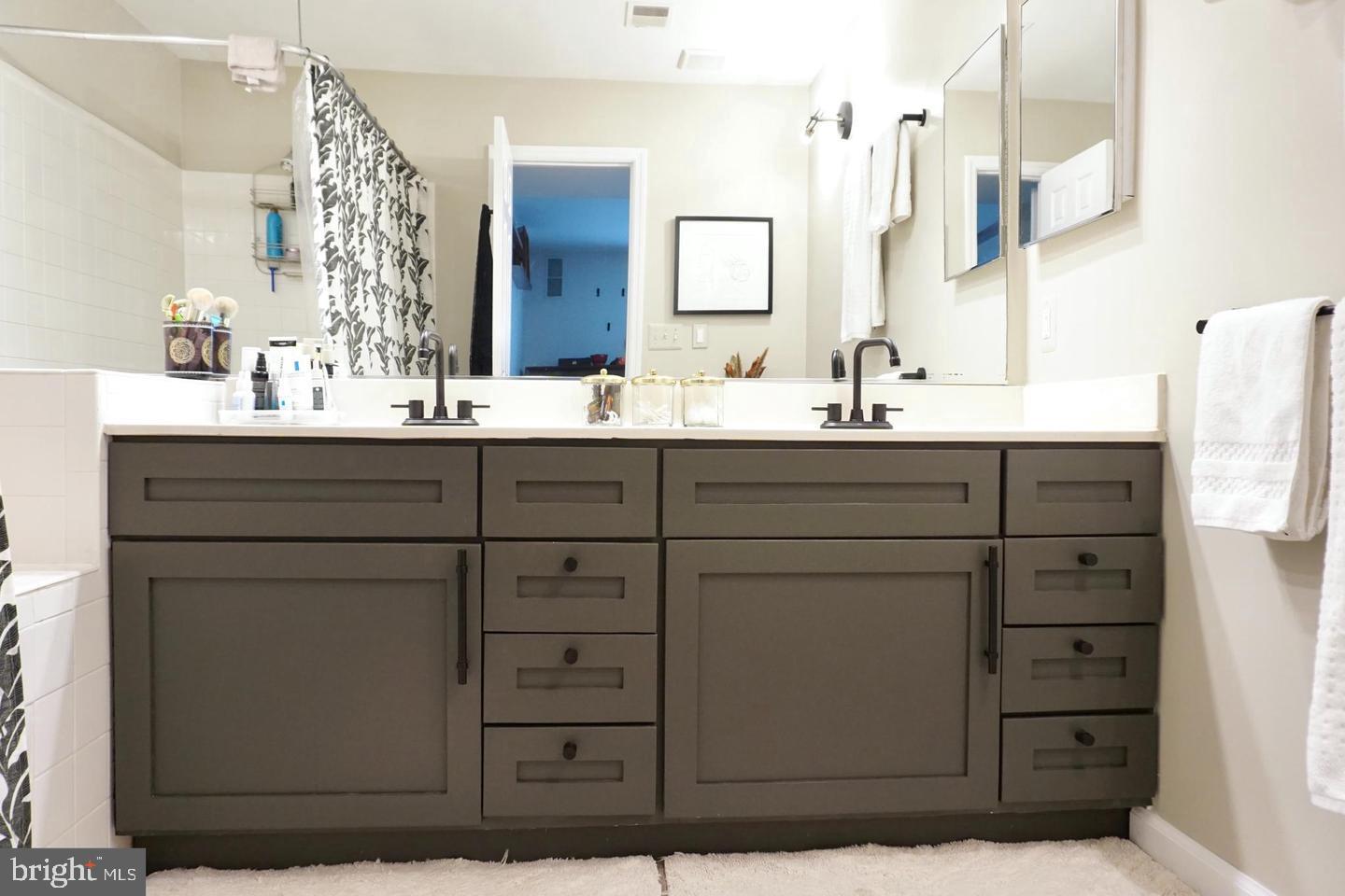 KINGSTOWNE - Residential Lease