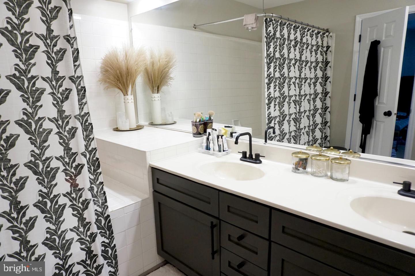 KINGSTOWNE - Residential Lease