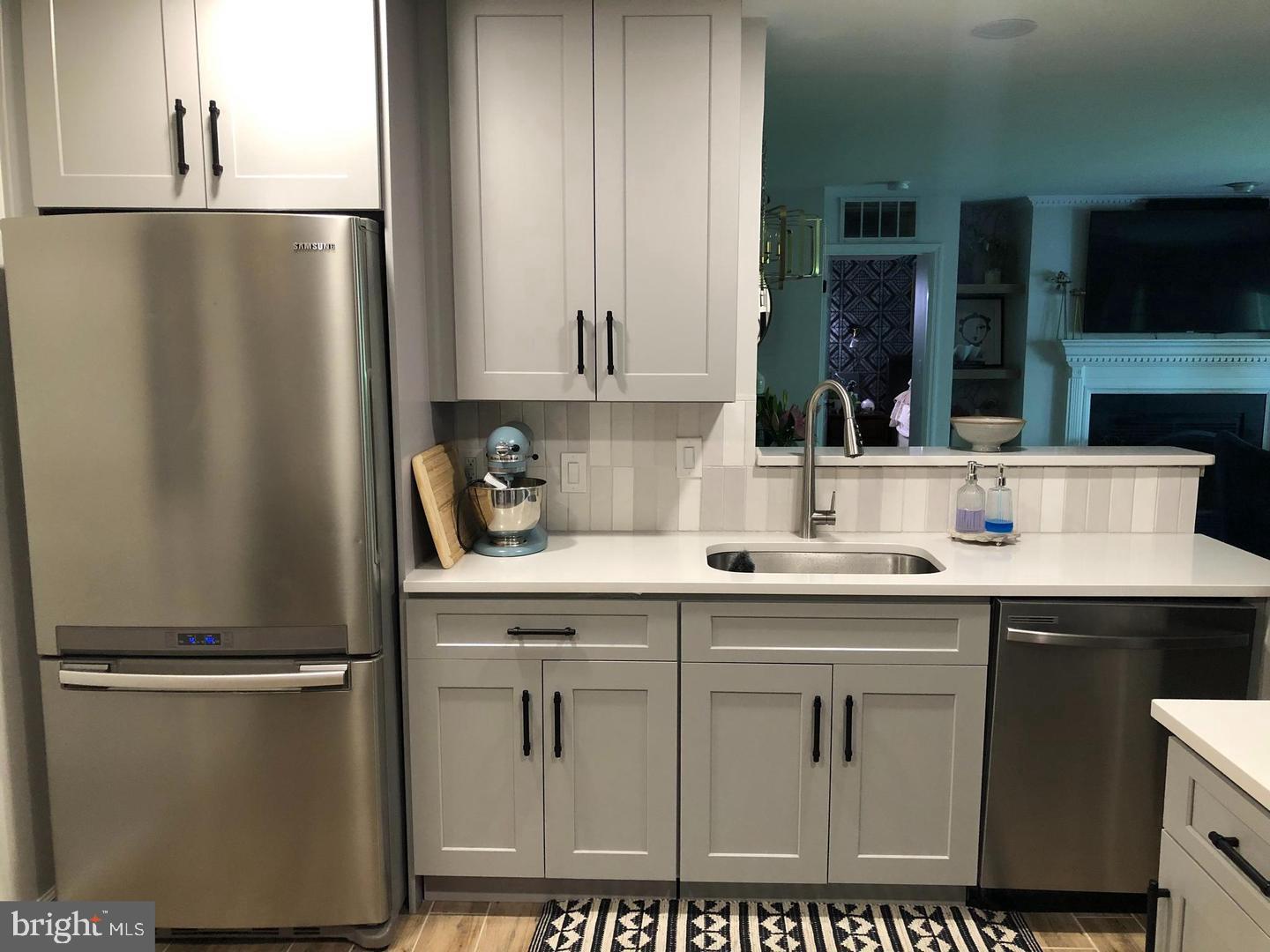 KINGSTOWNE - Residential Lease