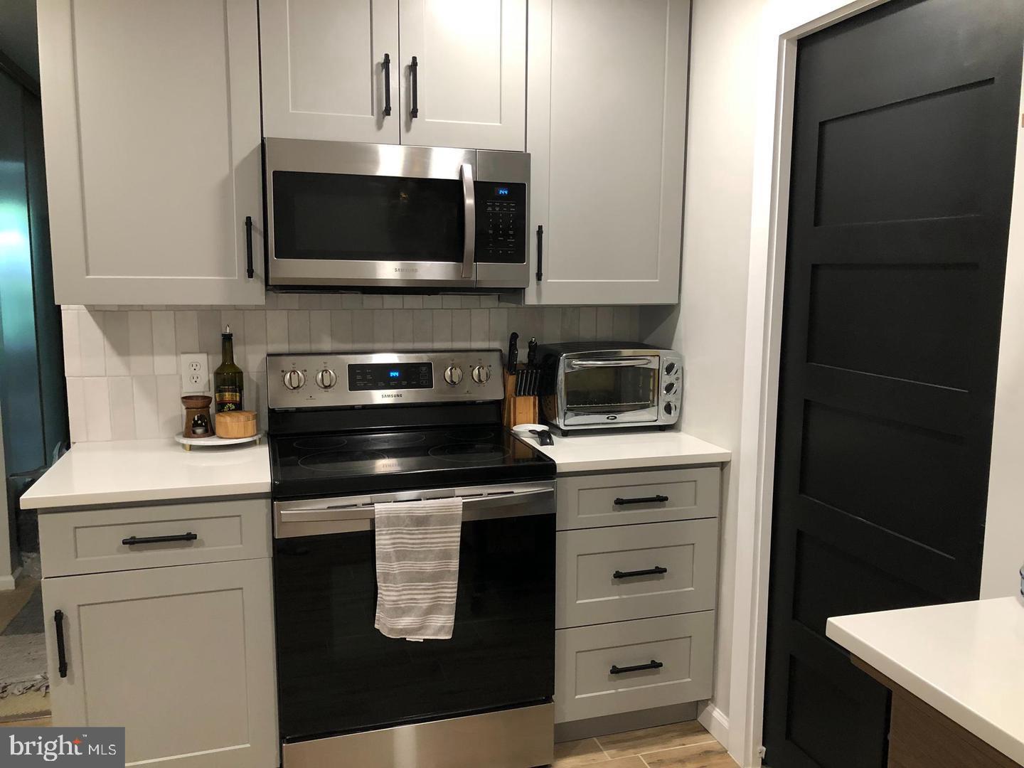 KINGSTOWNE - Residential Lease