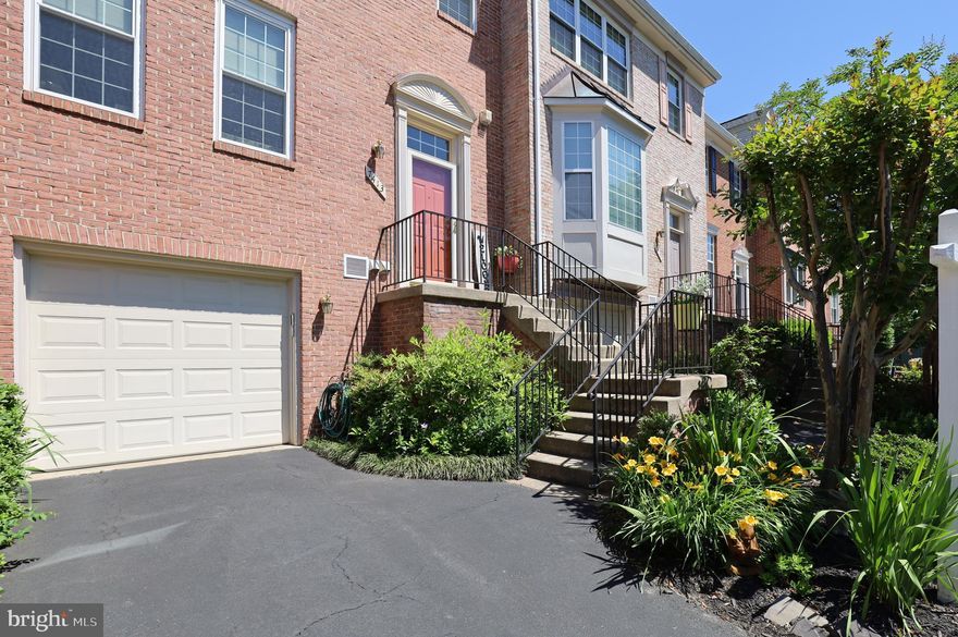 This beautiful and meticulously maintained three-level townhome with southern exposure is nestled in the heart of Kingstowne. With 3 bedrooms, 3 1/2 bathrooms, and  an open floor plan, this custom-designed home offers beautiful hardwood floors., The Master bedroom has a walking closet with a double sink, and the chef's kitchen has a granite countertop,  with travertine-stone backsplash and accent glass, and stainless steel appliances. It has also been updated with beautiful landscaping and fresh paint. A cozy fireplace warms up the family room and walks out to the patio and the private backyard, which faces the woods, is the perfect place to relax or have family time with children. The deck is a step away from the kitchen. This home's location offers the best of both worlds: you can relax in this tranquil neighborhood while all the great restaurants and shopping are still at your fingertips. Walking and jogging trails are plentiful and this home is only a short distance to Wegmans, LA Fitness, and is minutes to Ft Belvoir, Franconia-Springfield Metro, I-95, I-495, and I-395. The owner has taken great care of this property and it is time for you to enjoy it now too. Welcome home!