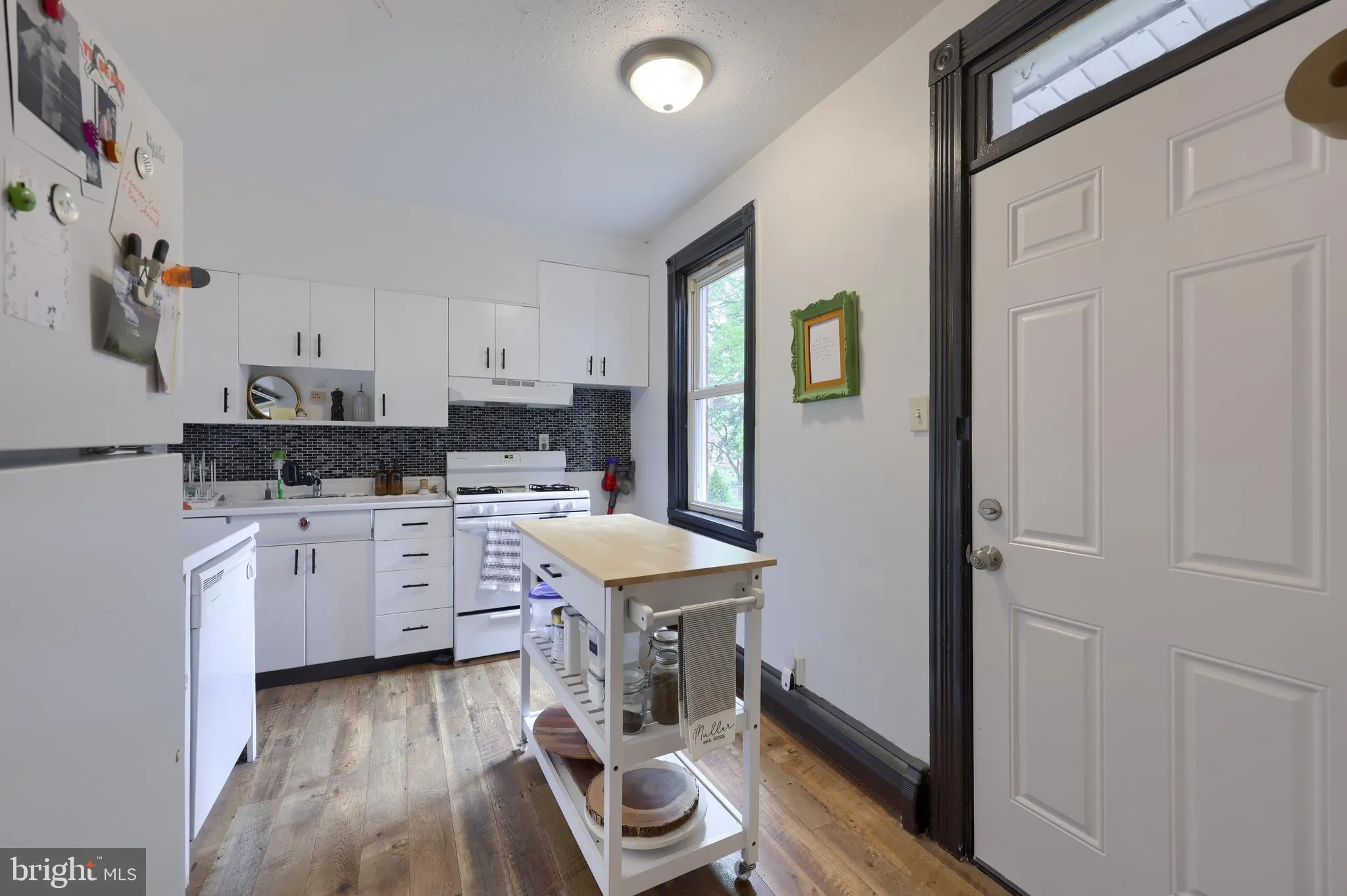 Lancaster, Pennsylvania 17603, United States, 3 Bedrooms Bedrooms, ,1 BathroomBathrooms,Residential,Pending,114965